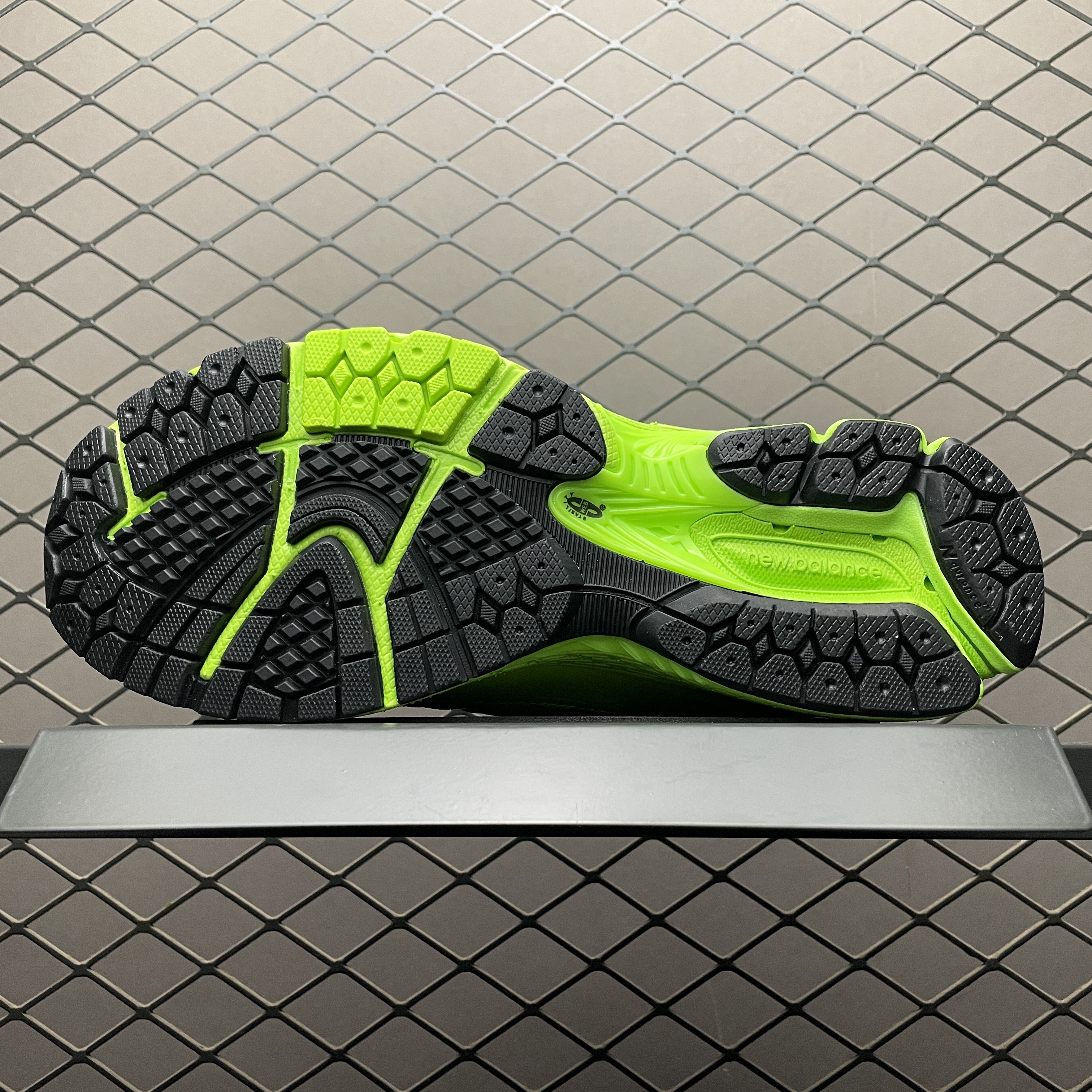 New Balance 1906R 'Neon Green' ASOS Exclusive(M1906RAA）