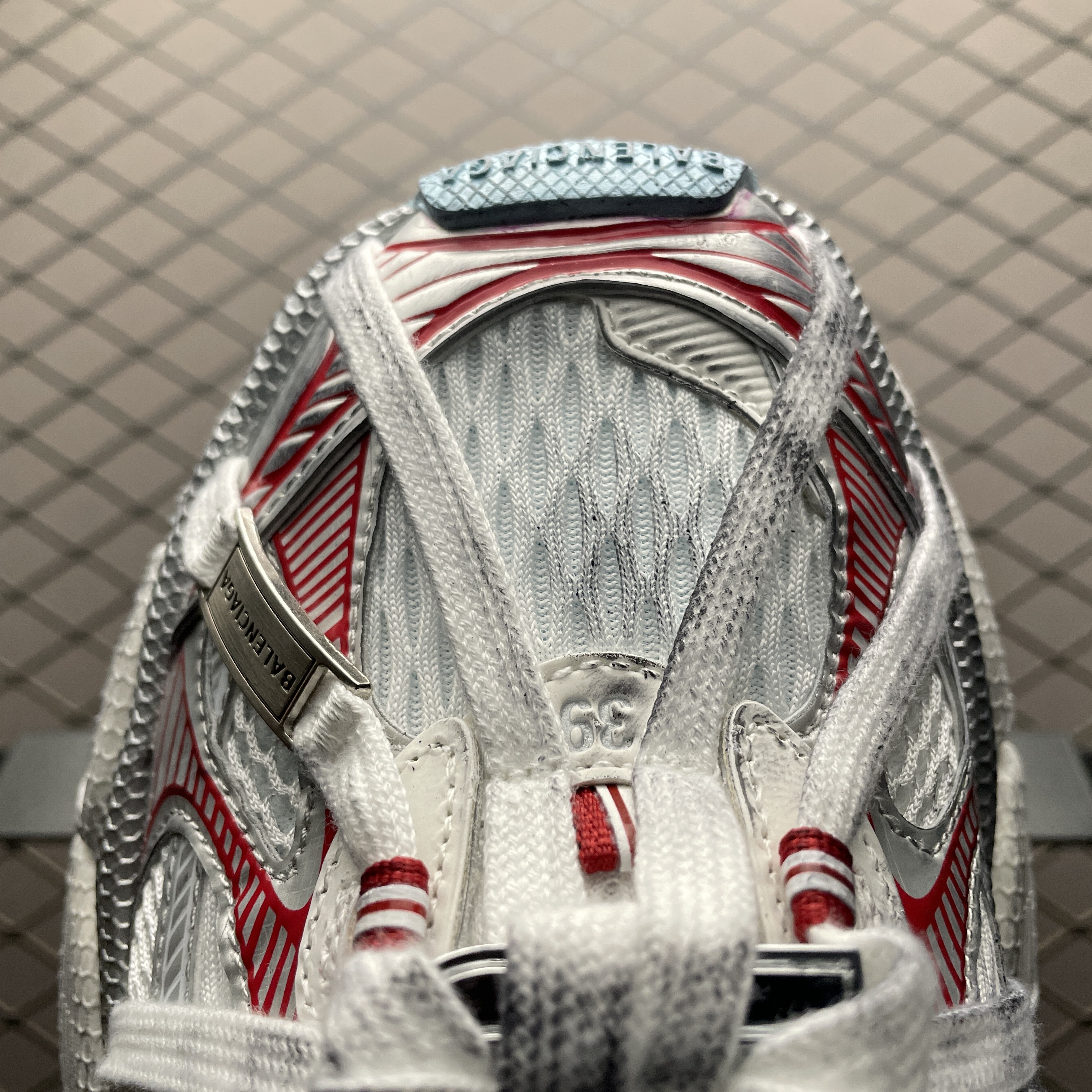 Balenciaga 3xl Extreme Laces B Sneaker in White/red/turquoise（825601W3XCH1614）