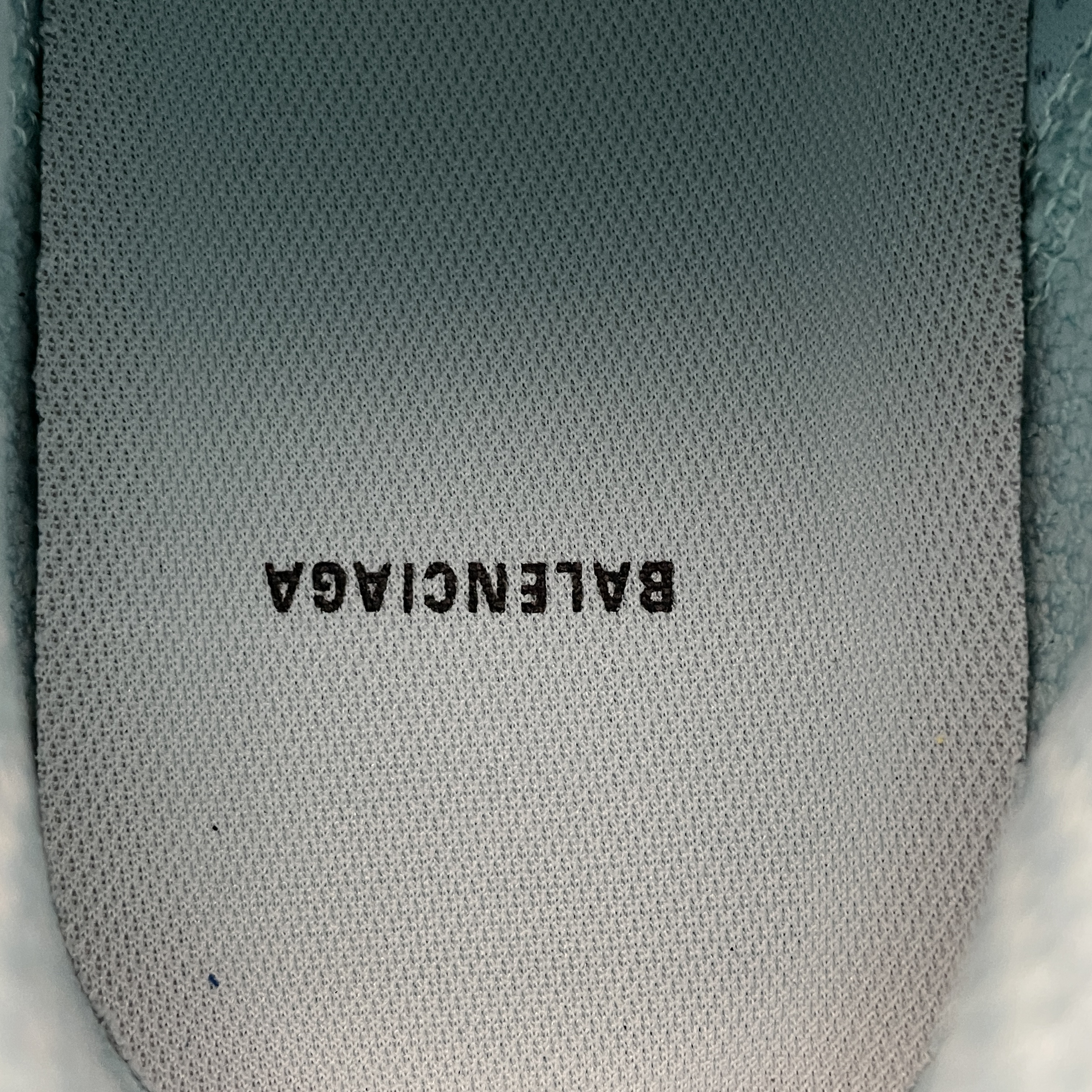 Balenciaga 3xl Extreme Laces B Sneaker in White/red/turquoise（825601W3XCH1614）