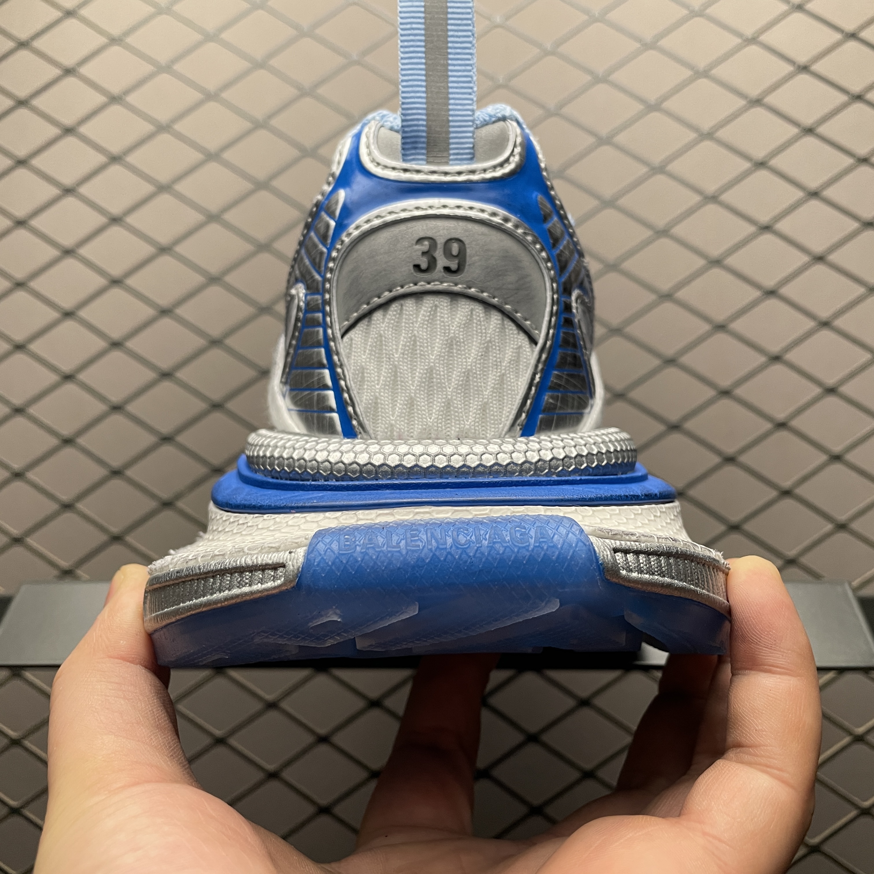 Balenciaga 3XL Extreme lace sneakers（825599W3XCH9145）