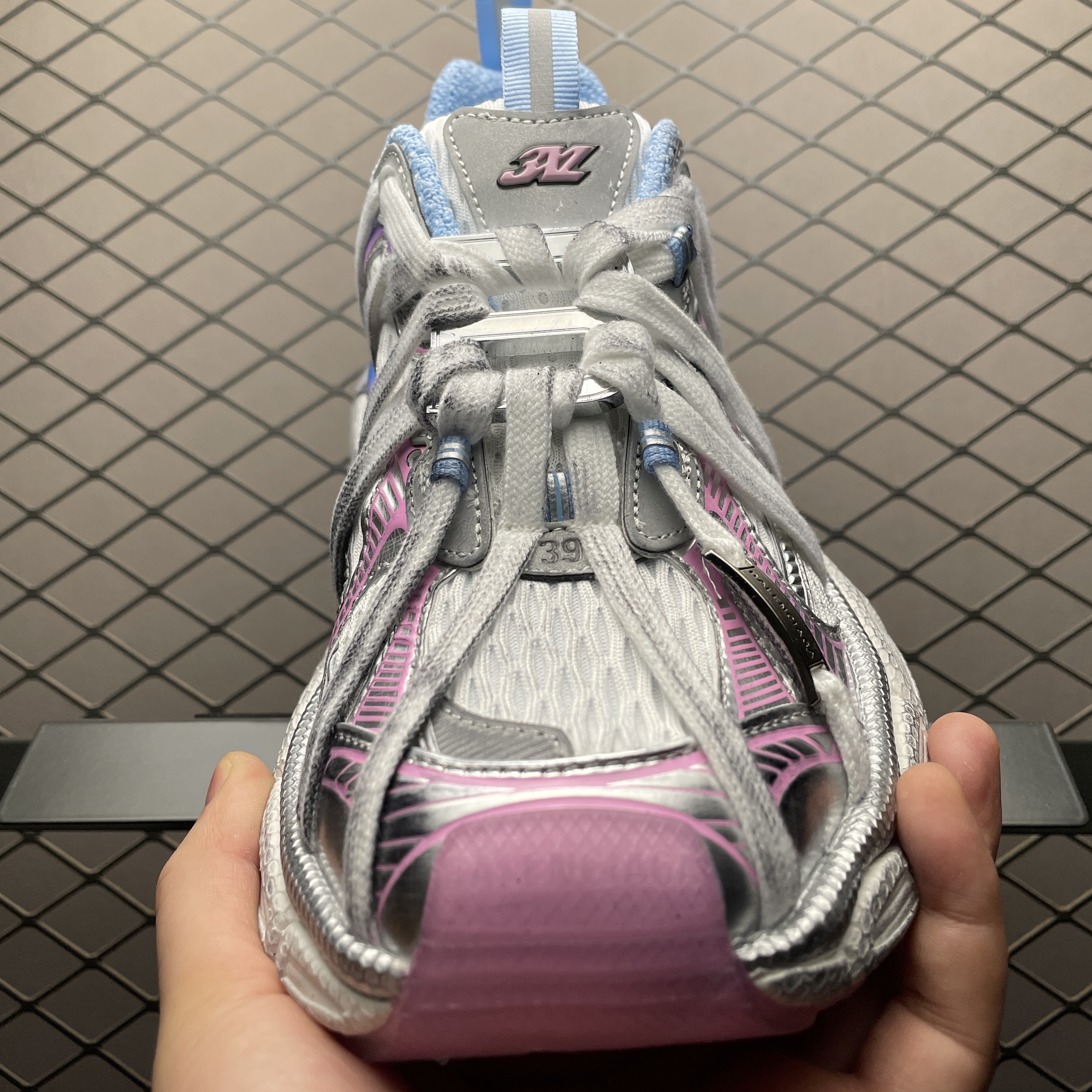 Balenciaga 3XL Extreme lace sneakers（825599W3XCH9145）