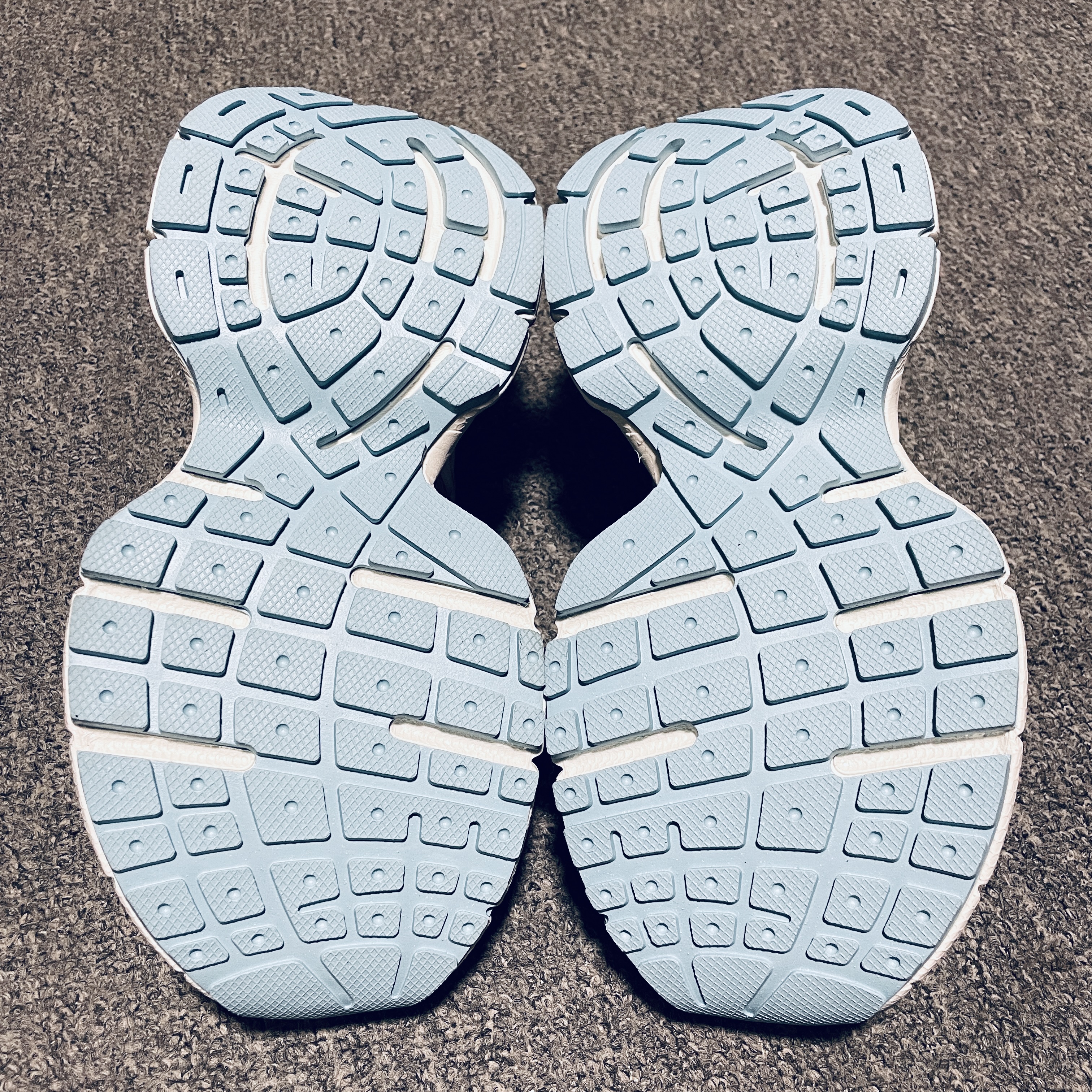 Balenciaga 3xl Extreme Laces B Sneaker in White/red/turquoise（825601W3XCH1614）