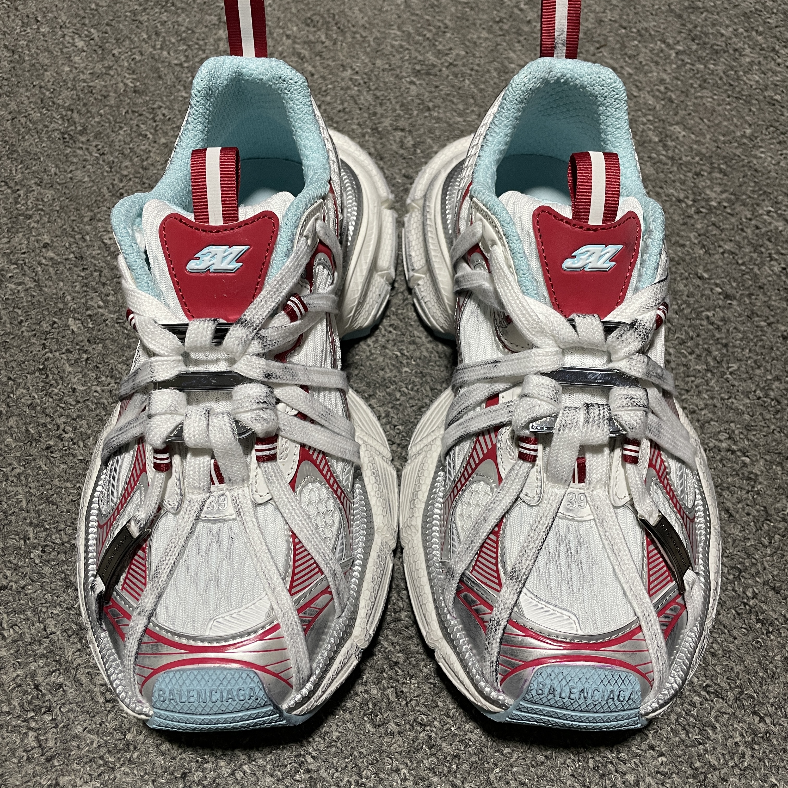 Balenciaga 3xl Extreme Laces B Sneaker in White/red/turquoise（825601W3XCH1614）