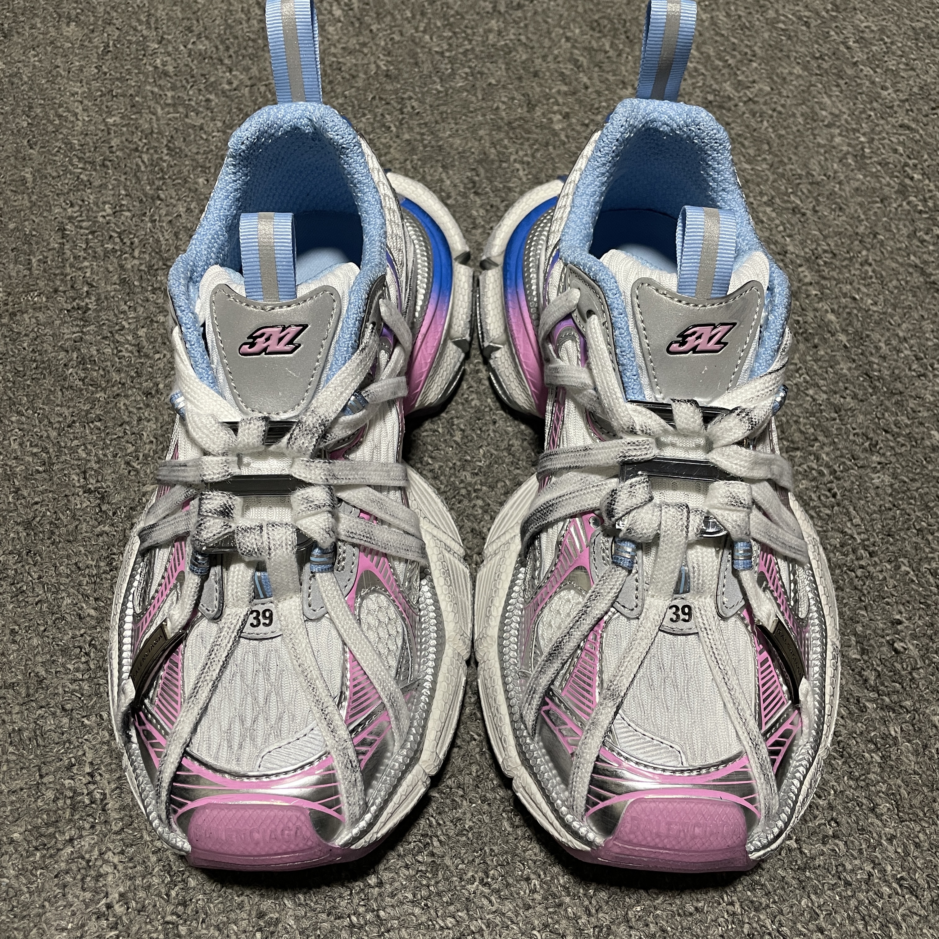 Balenciaga 3XL Extreme lace sneakers（825599W3XCH9145）