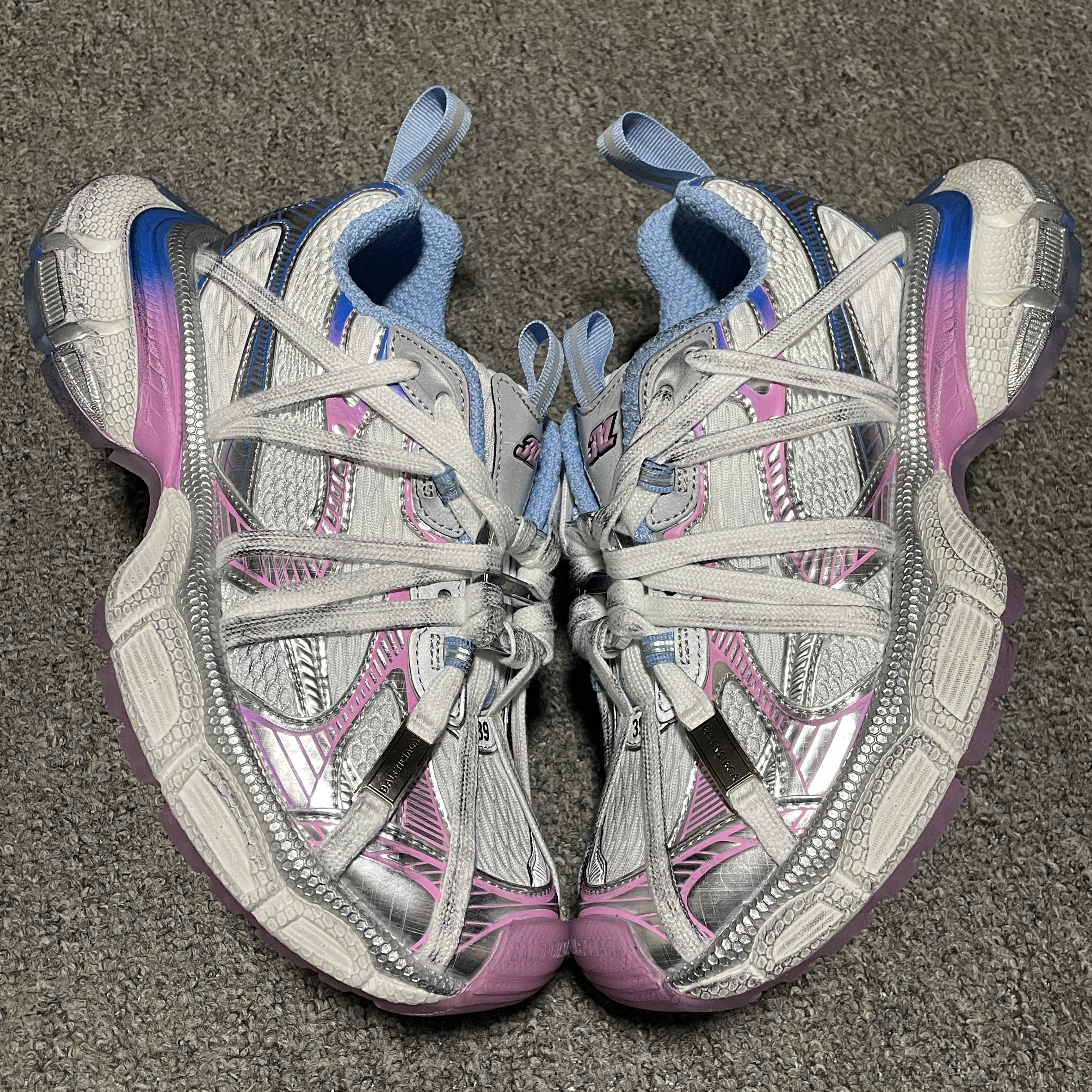 Balenciaga 3XL Extreme lace sneakers（825599W3XCH9145）