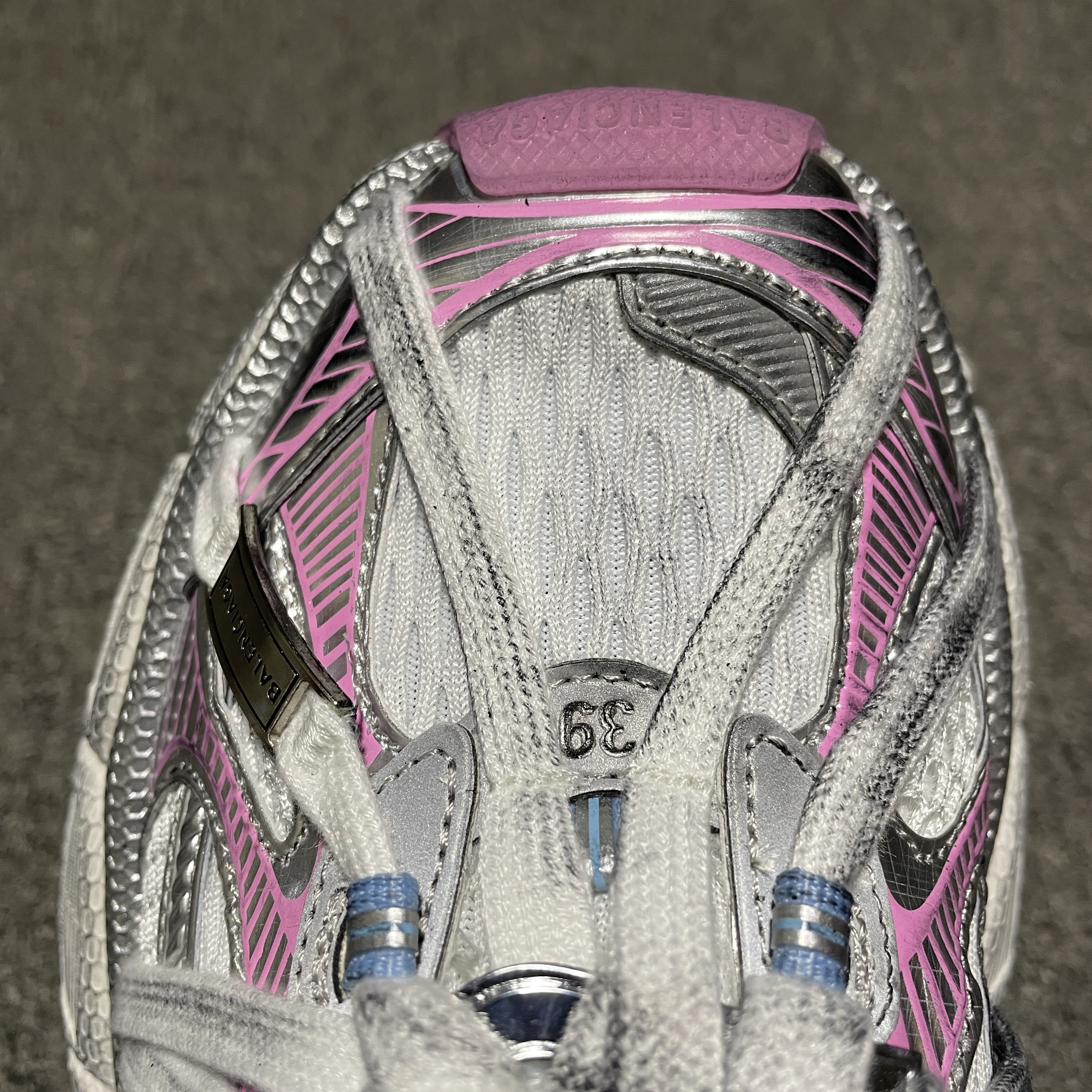 Balenciaga 3XL Extreme lace sneakers（825599W3XCH9145）