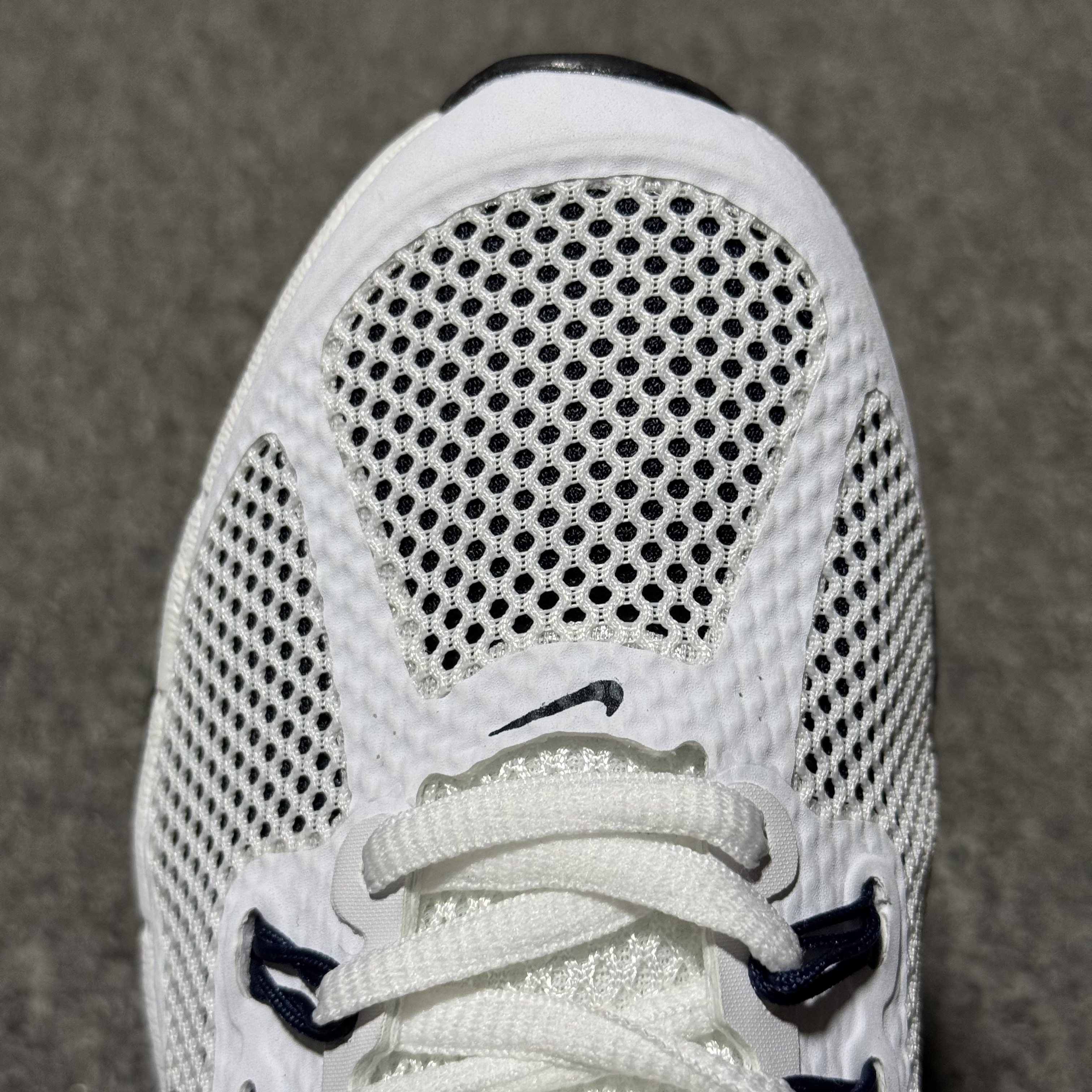 Nike Air Max 2013 "Summit White/Midnight Navy/Black" (HF3660-101)