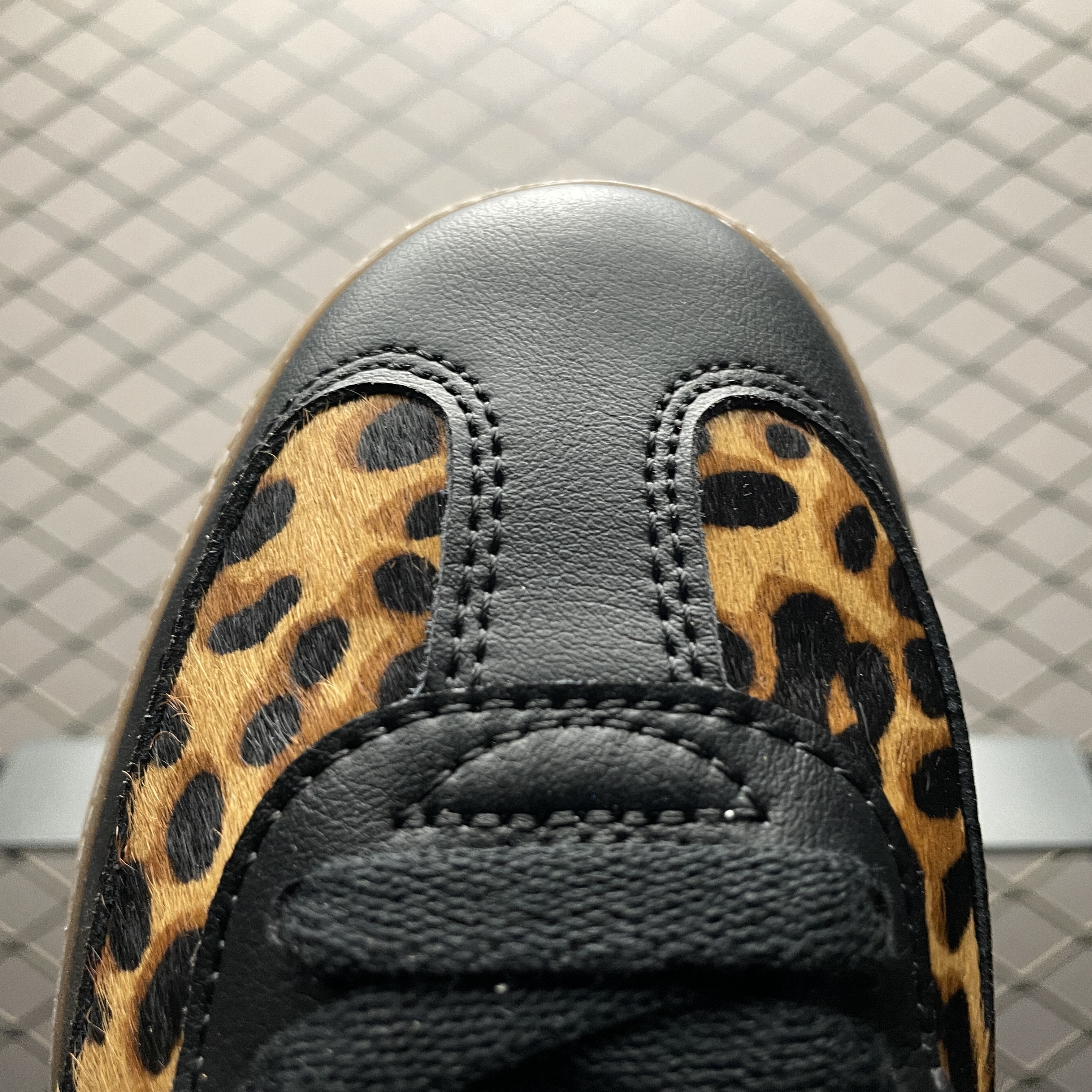 adidas Originals Women's Samba OG "Leopard/Core Black/Collegiate Green"（JI2735）