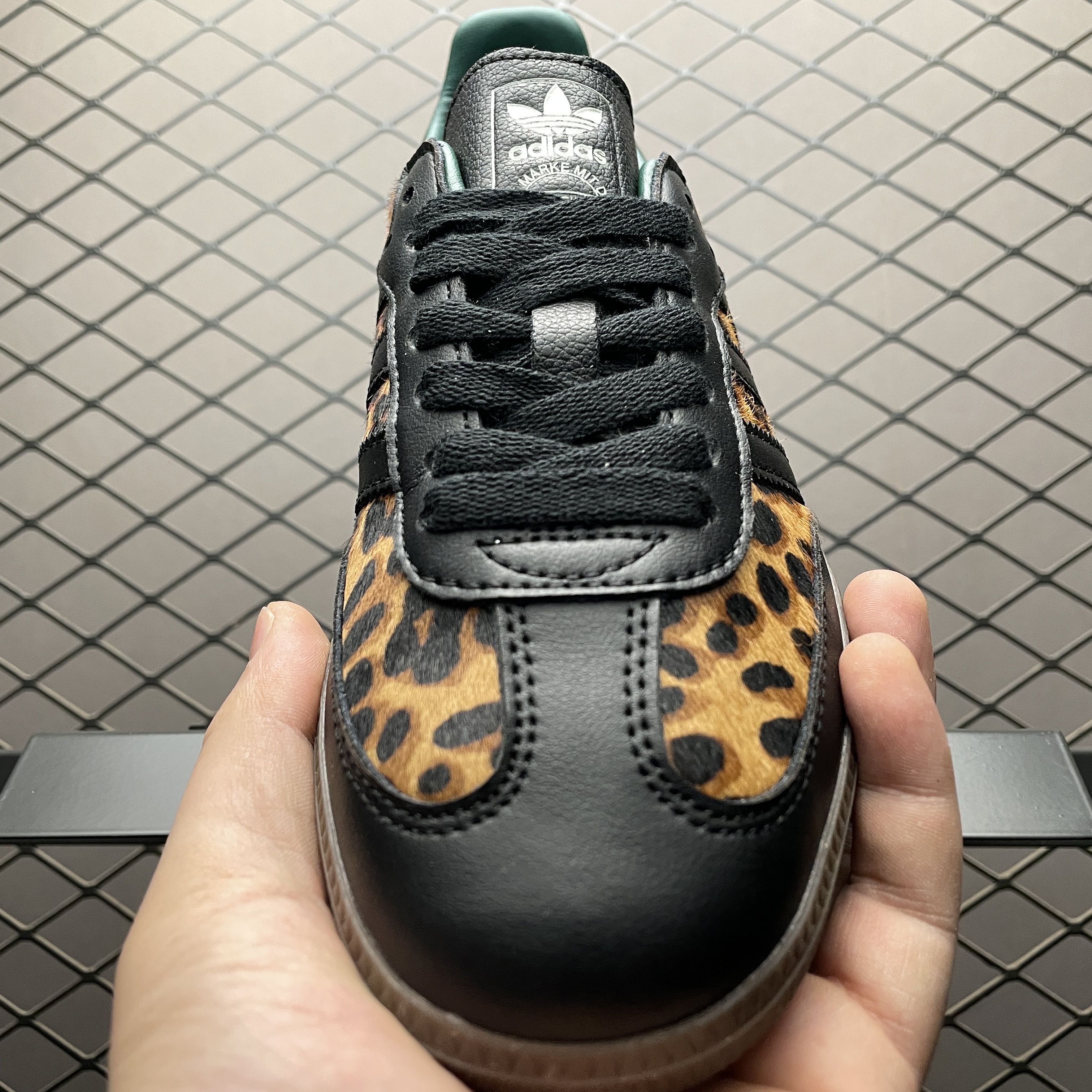 adidas Originals Women's Samba OG "Leopard/Core Black/Collegiate Green"（JI2735）