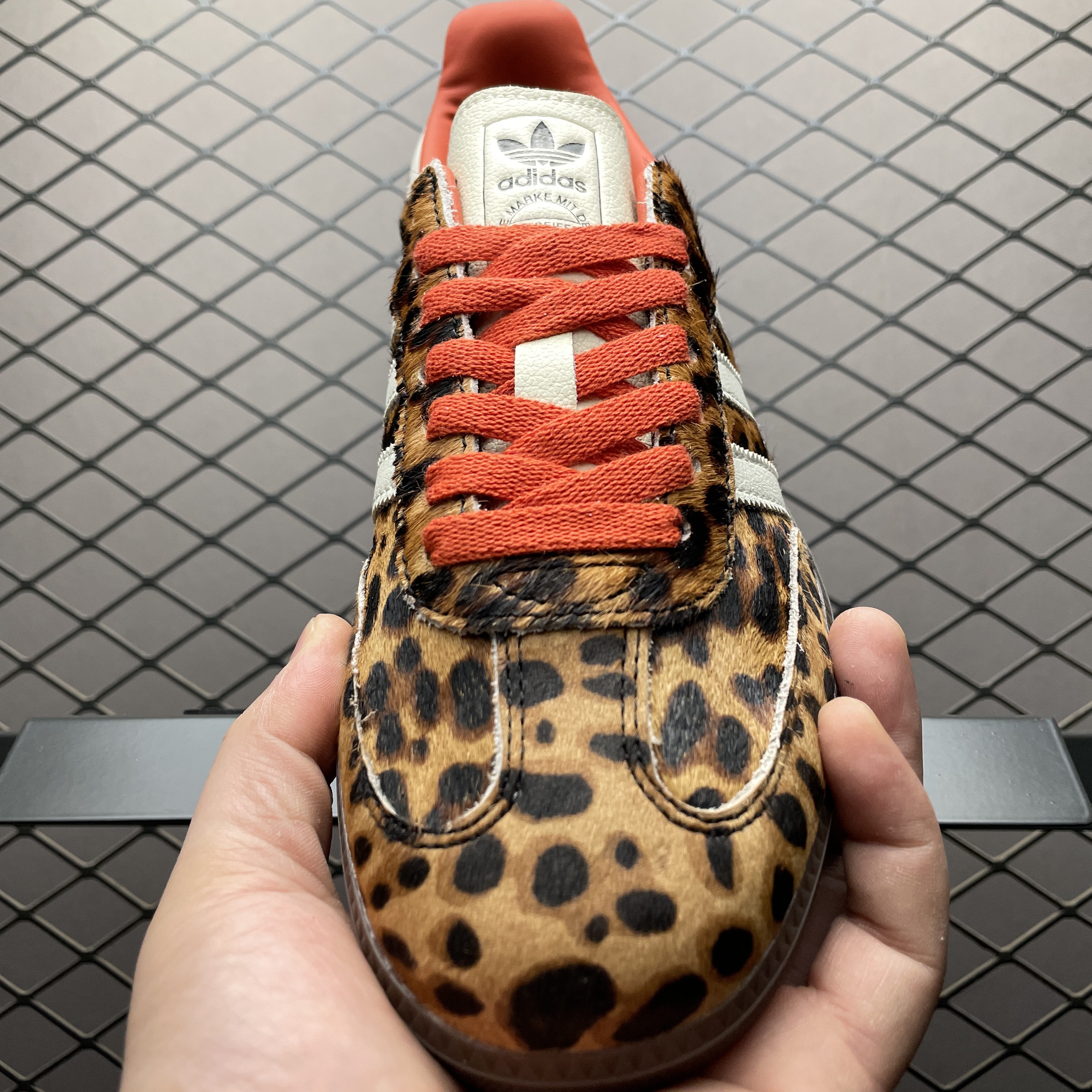 adidas Originals Women's Samba OG "Leopard/Cream White/Preloved Red"（JI2734）