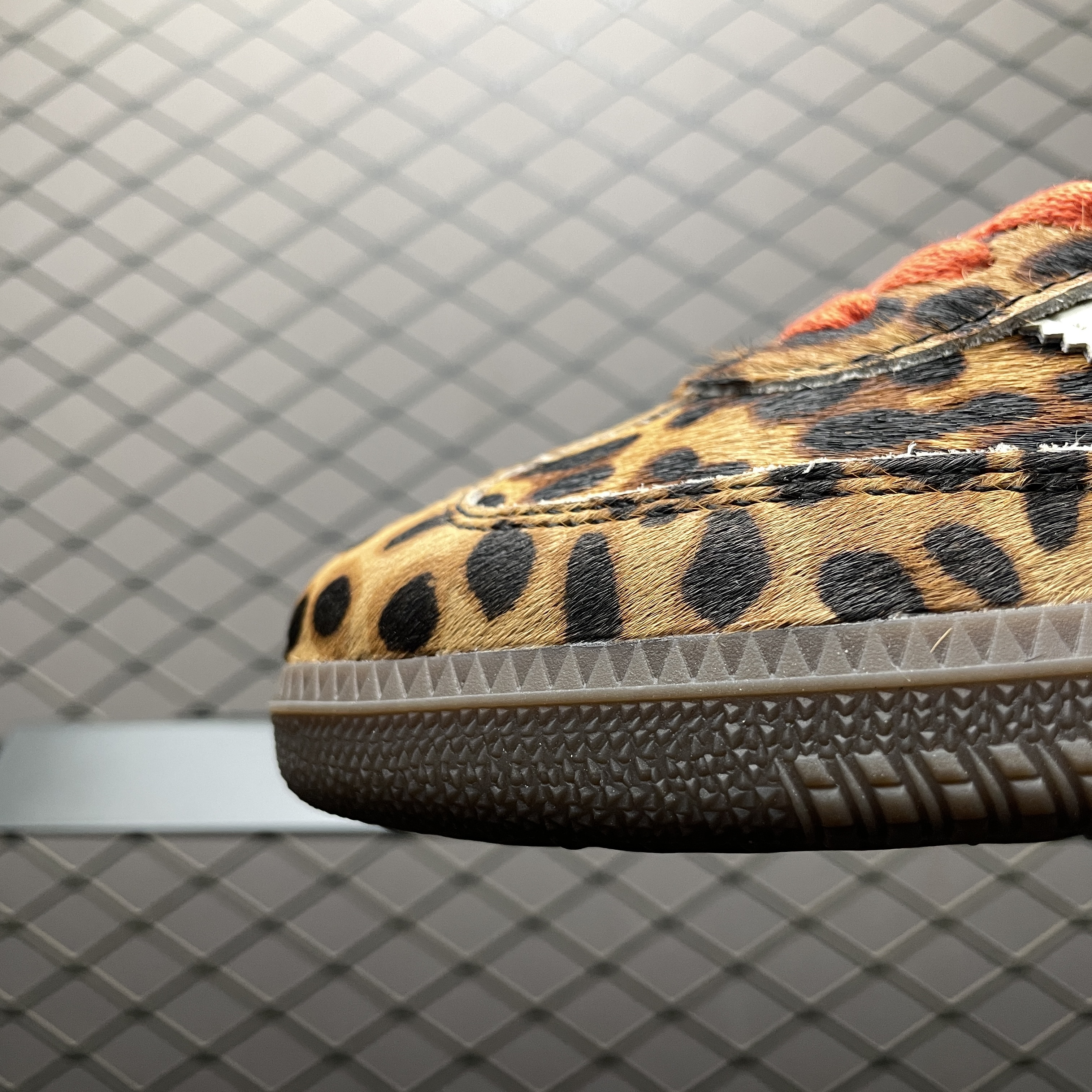 adidas Originals Women's Samba OG "Leopard/Cream White/Preloved Red"（JI2734）