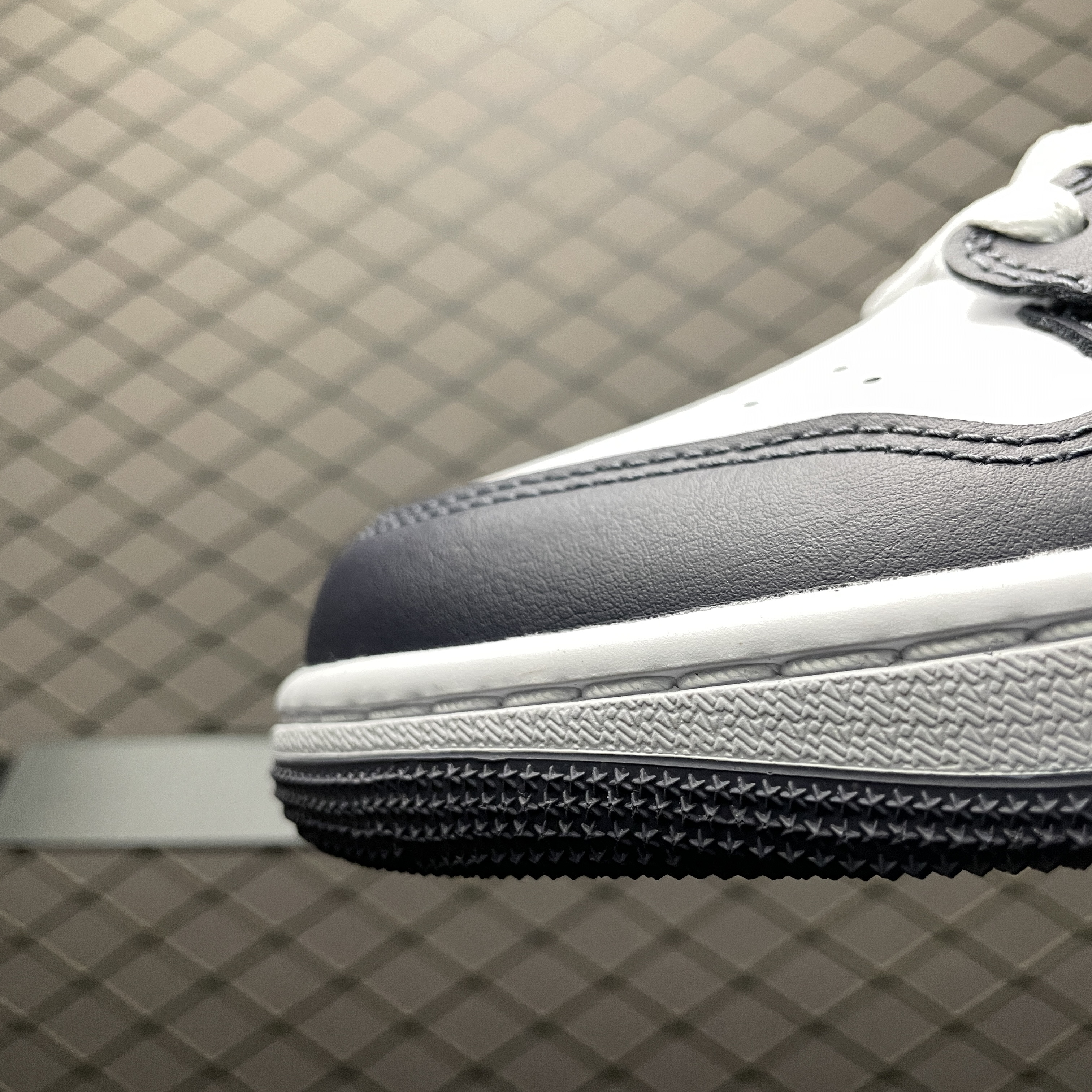 Nike Air Jordan 1 Low "White/Dark Blue Grey/Purple Comet/Indigo Haze"（553558-145）