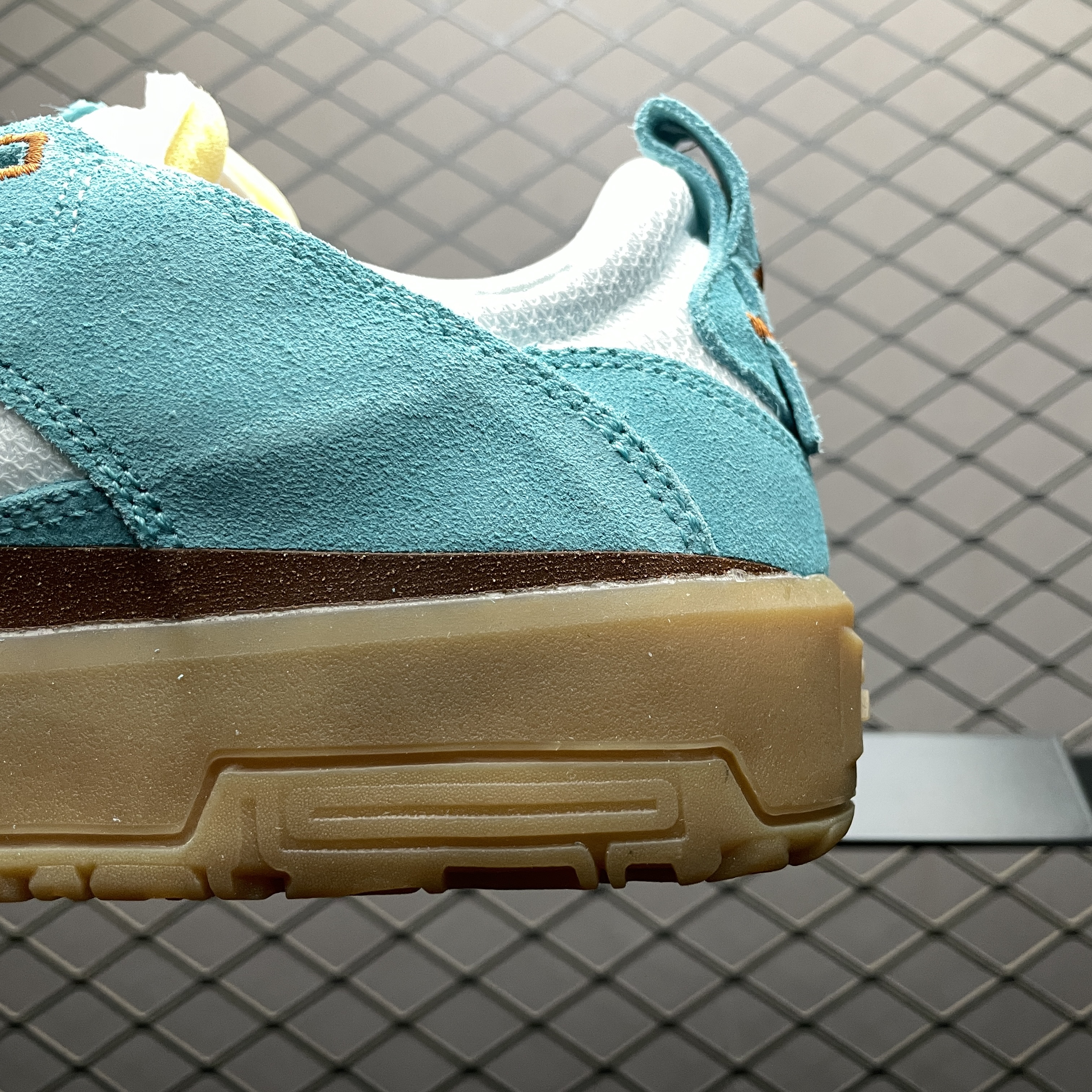 Nike SB GS Day One "Green Frost/Phantom/Gum Light Brown/Dark Russet"（ FN4210-301）