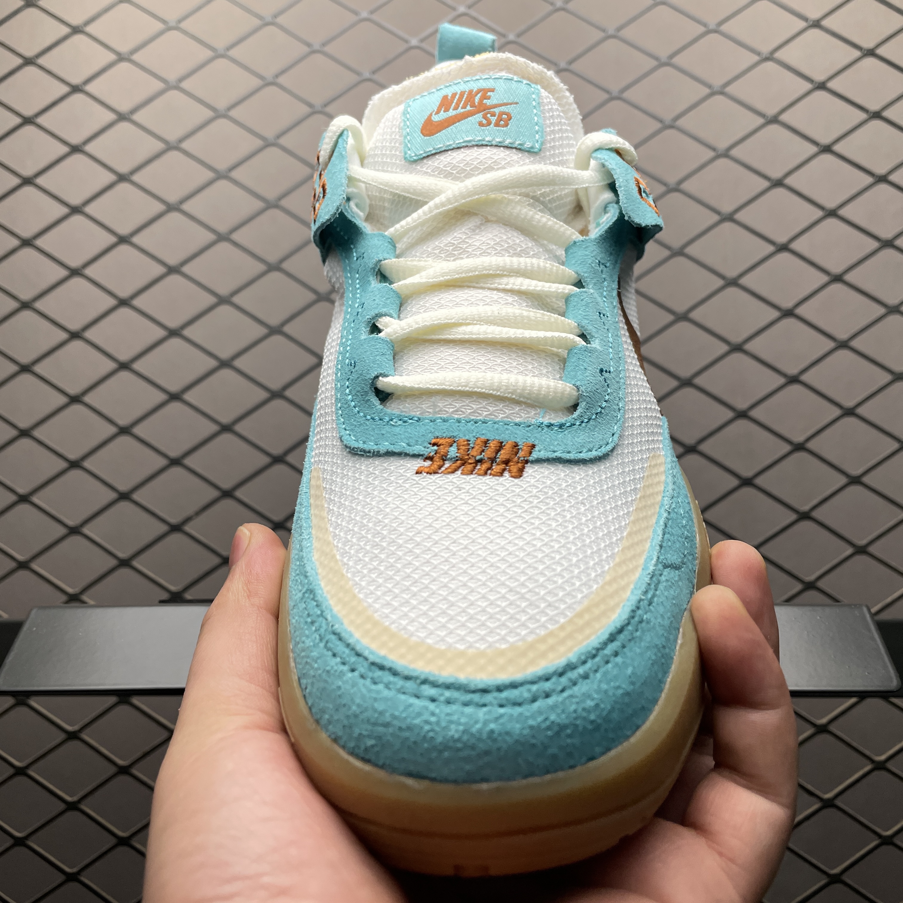 Nike SB GS Day One "Green Frost/Phantom/Gum Light Brown/Dark Russet"（ FN4210-301）