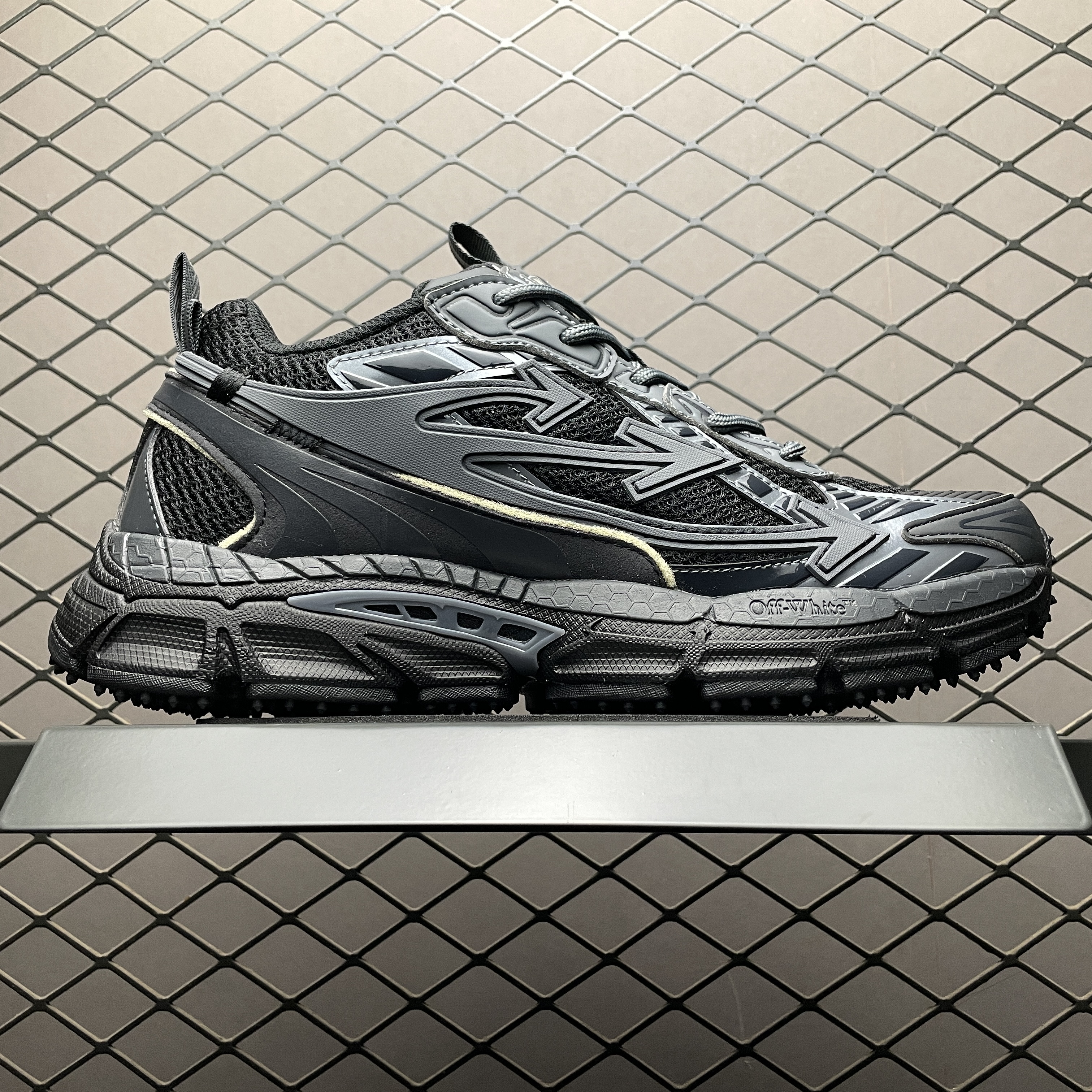 OFF-WHITE Be Right Back Black(OMIA295C99FAB0011010)