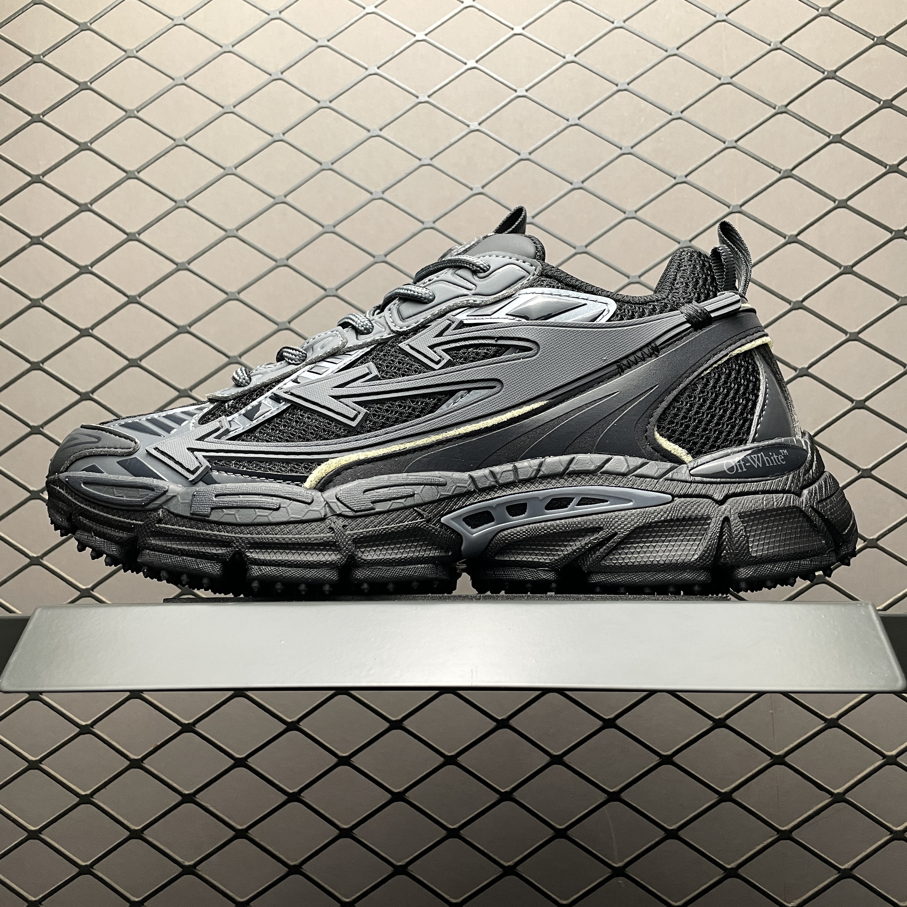 OFF-WHITE Be Right Back Black(OMIA295C99FAB0011010)