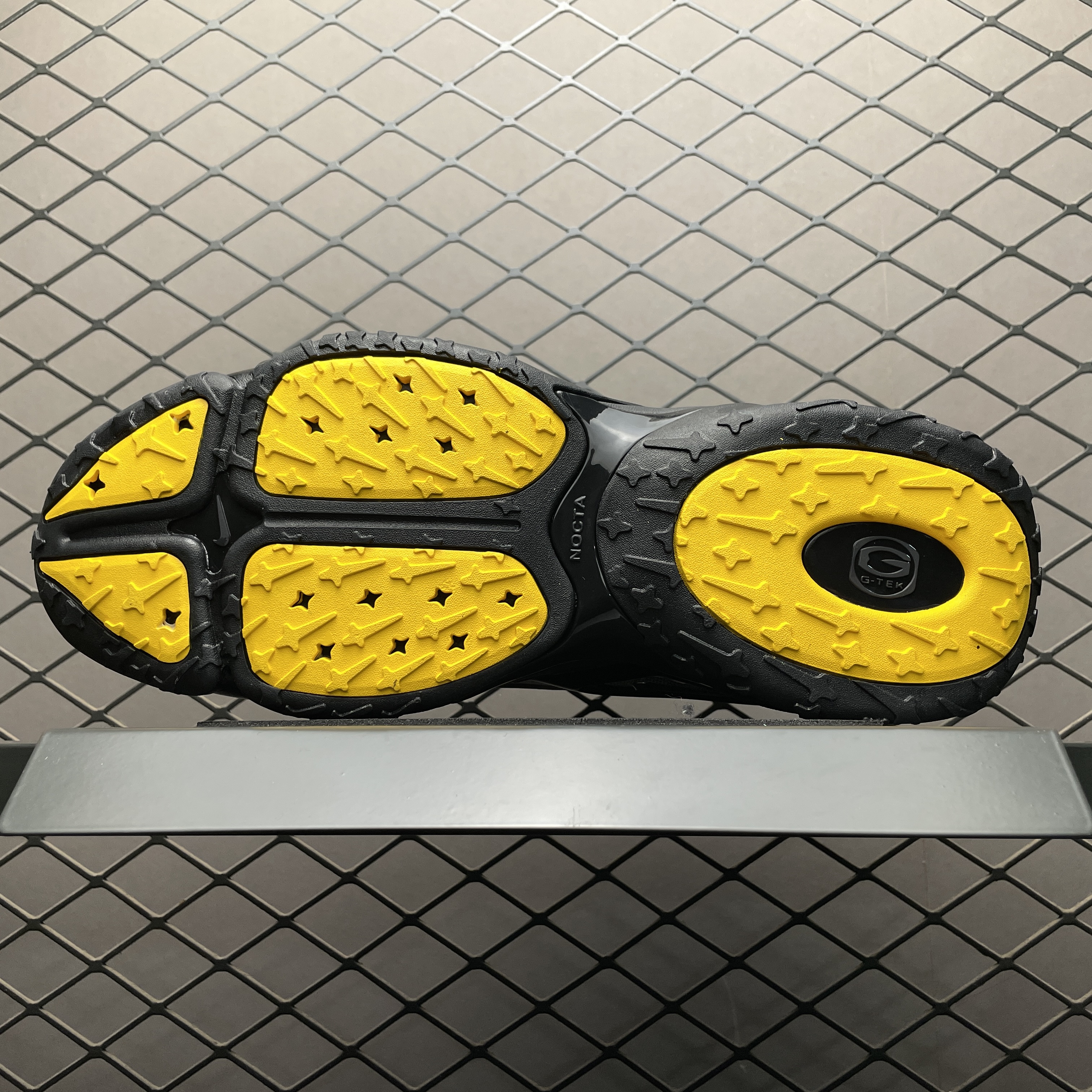 Drake NOCTA × Nike Hot Step 2 "Black/Gunmetal"（DZ7293-001）