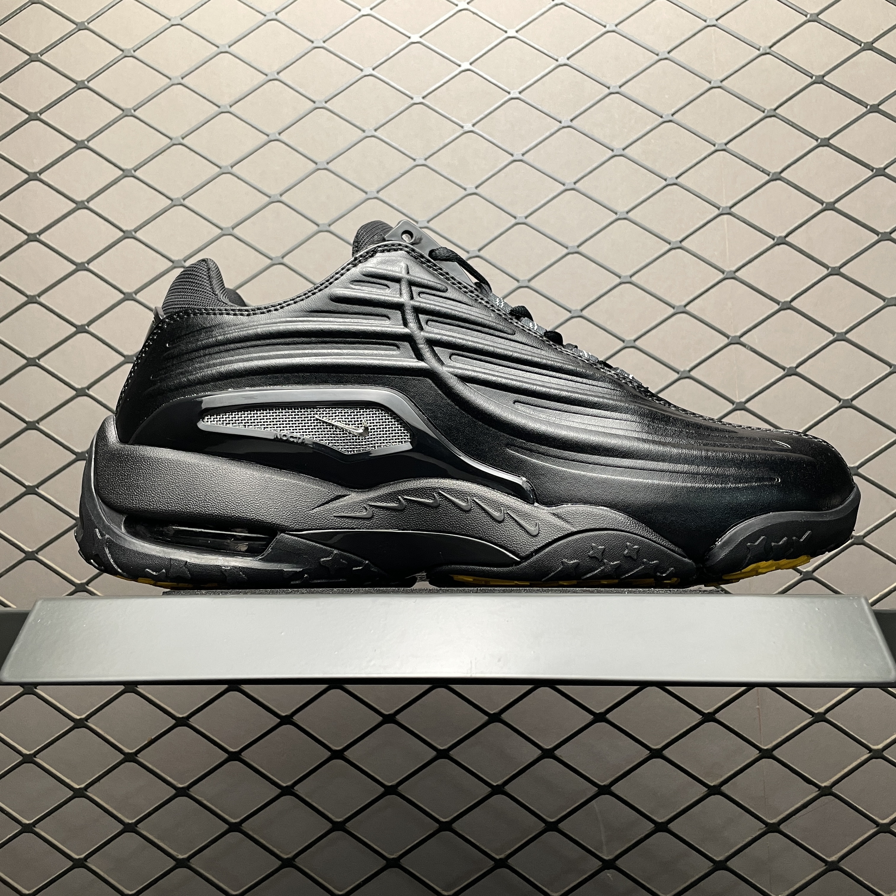 Drake NOCTA × Nike Hot Step 2 "Black/Gunmetal"（DZ7293-001）