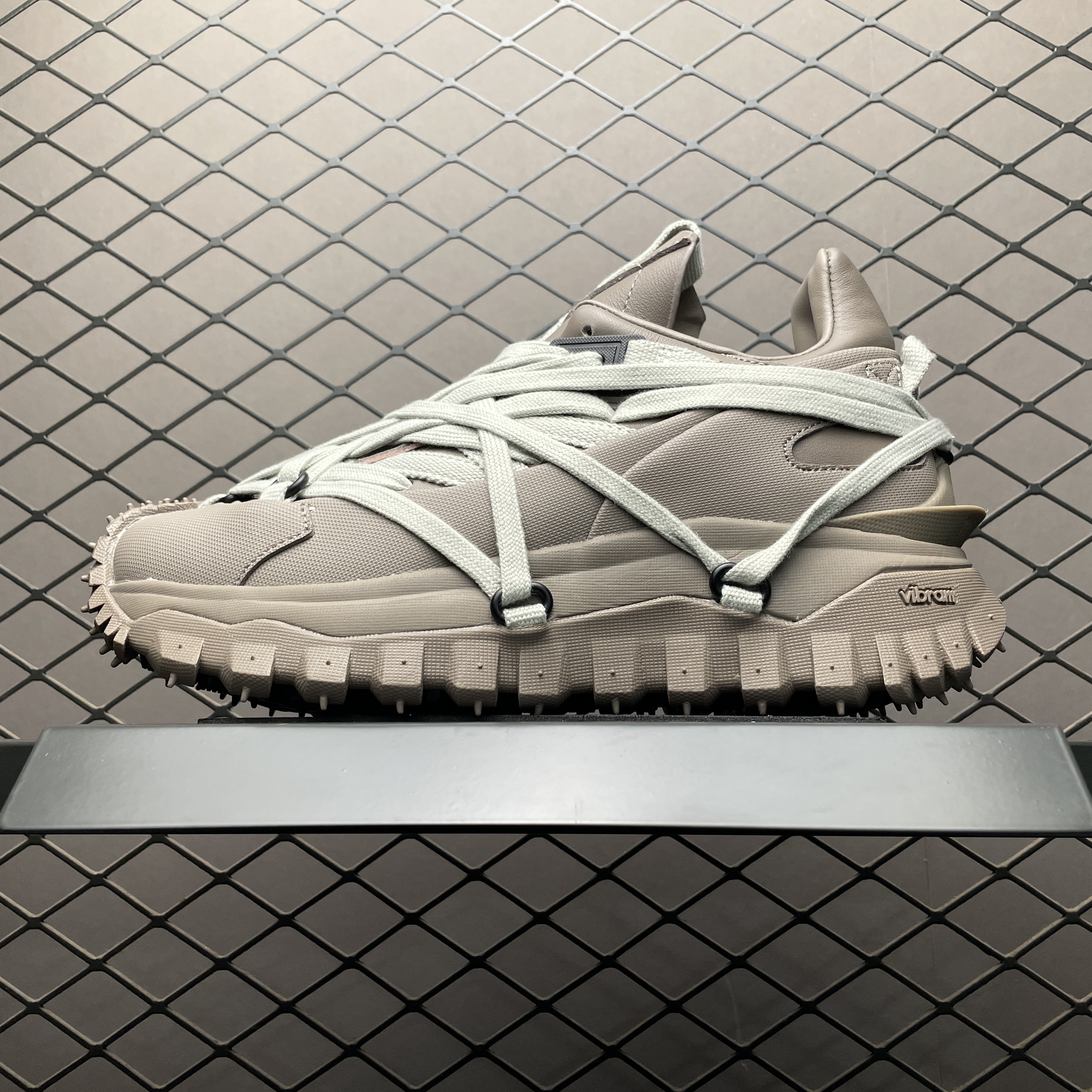 Rick Owens x Moncler Trailgrip Megalace Dust（MU02D4M10M4321-208）