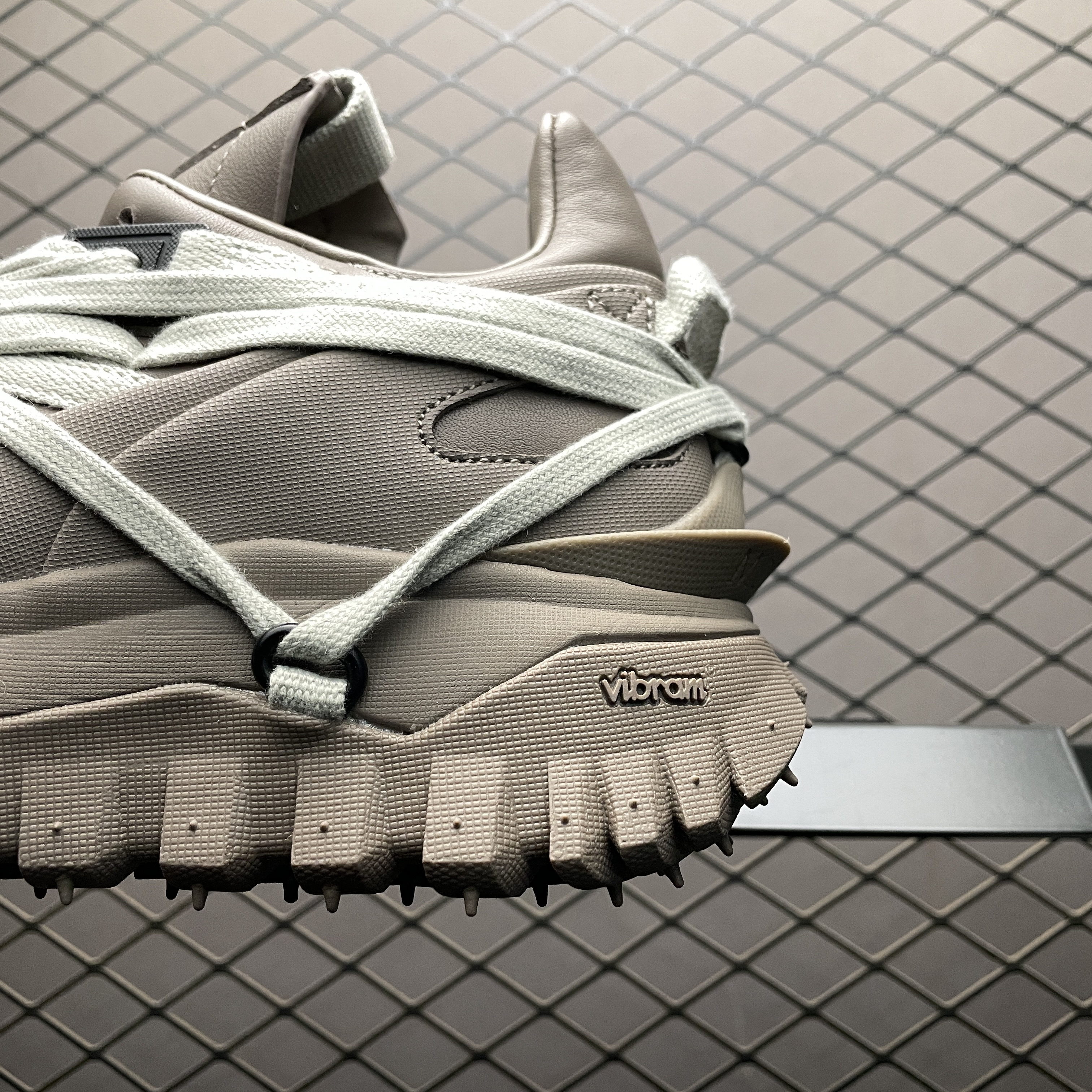 Rick Owens x Moncler Trailgrip Megalace Dust（MU02D4M10M4321-208）