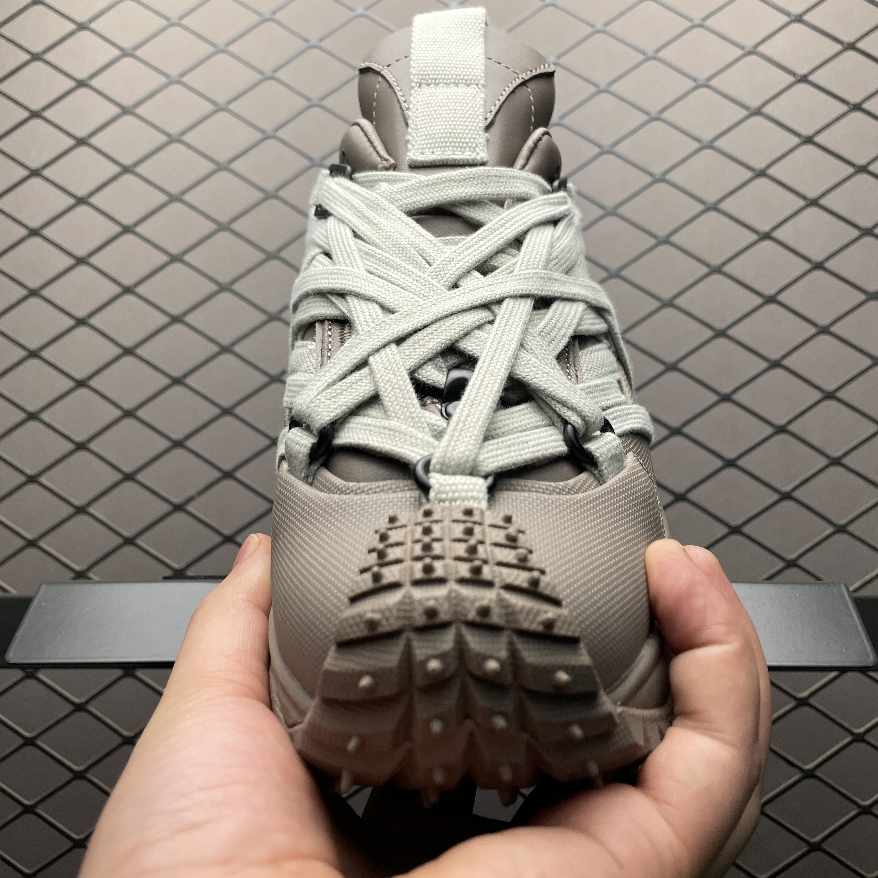 Rick Owens x Moncler Trailgrip Megalace Dust（MU02D4M10M4321-208）