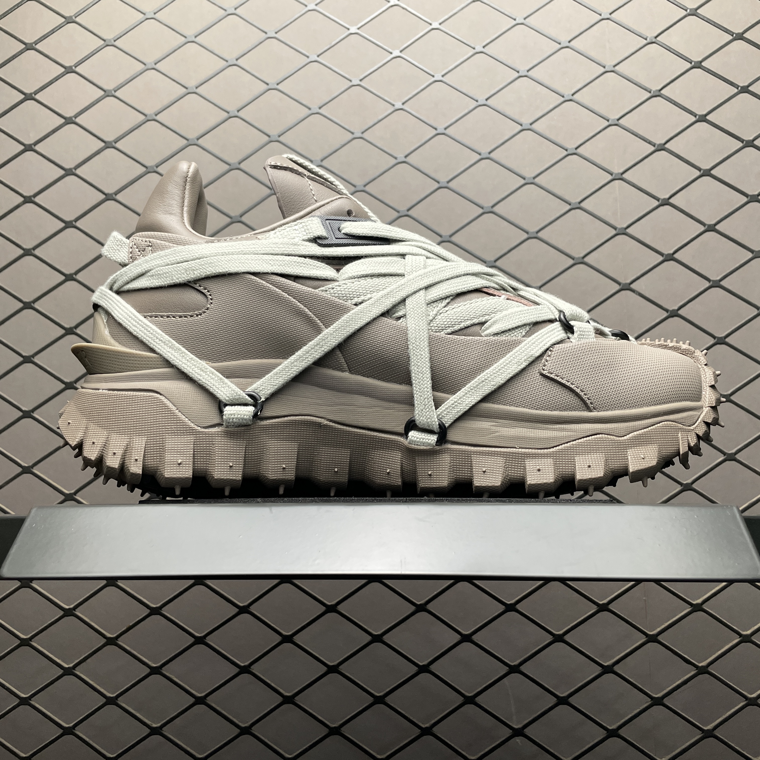 Rick Owens x Moncler Trailgrip Megalace Dust（MU02D4M10M4321-208）
