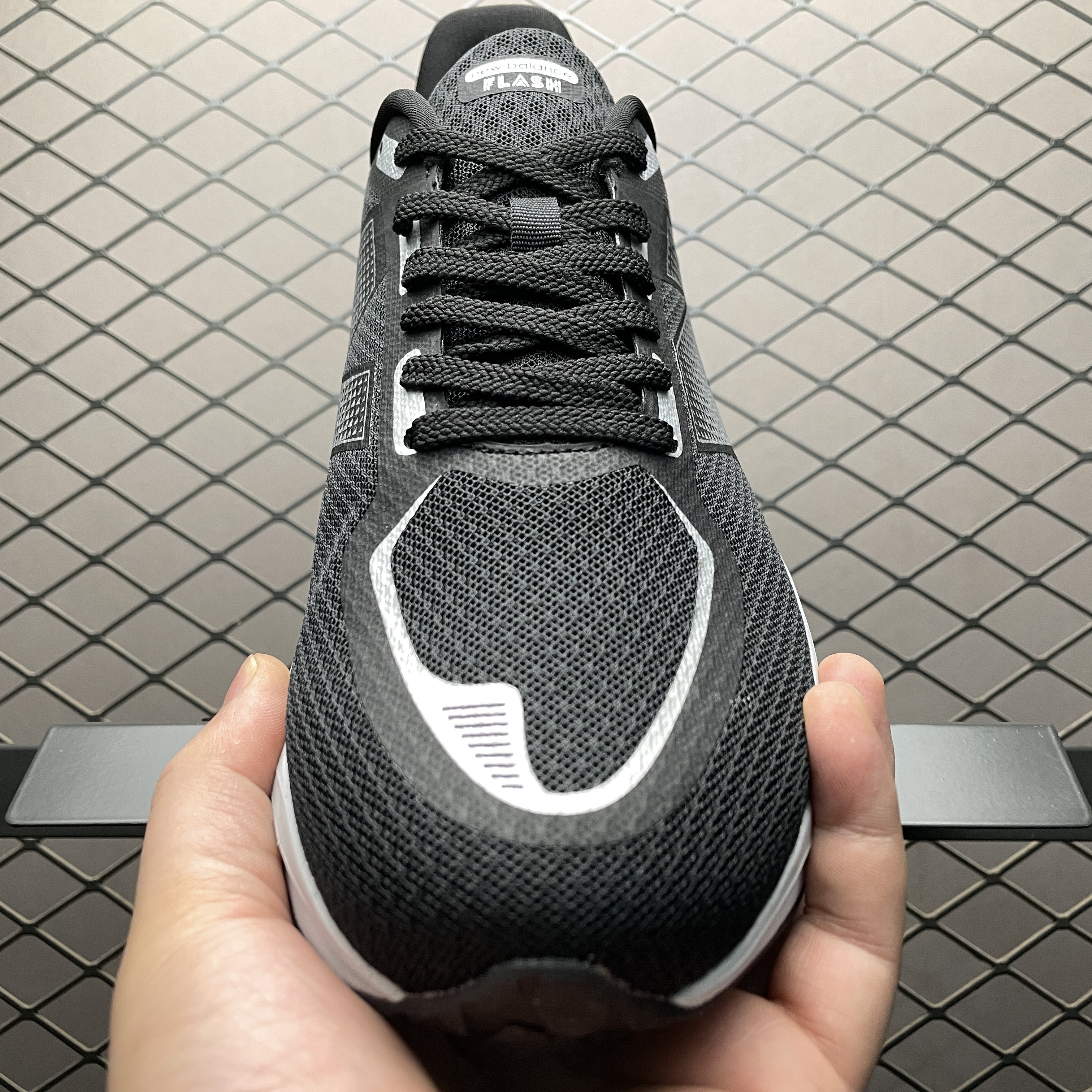 New Balance DynaSoft Flash V7 "Black" (MFLSHBK7)