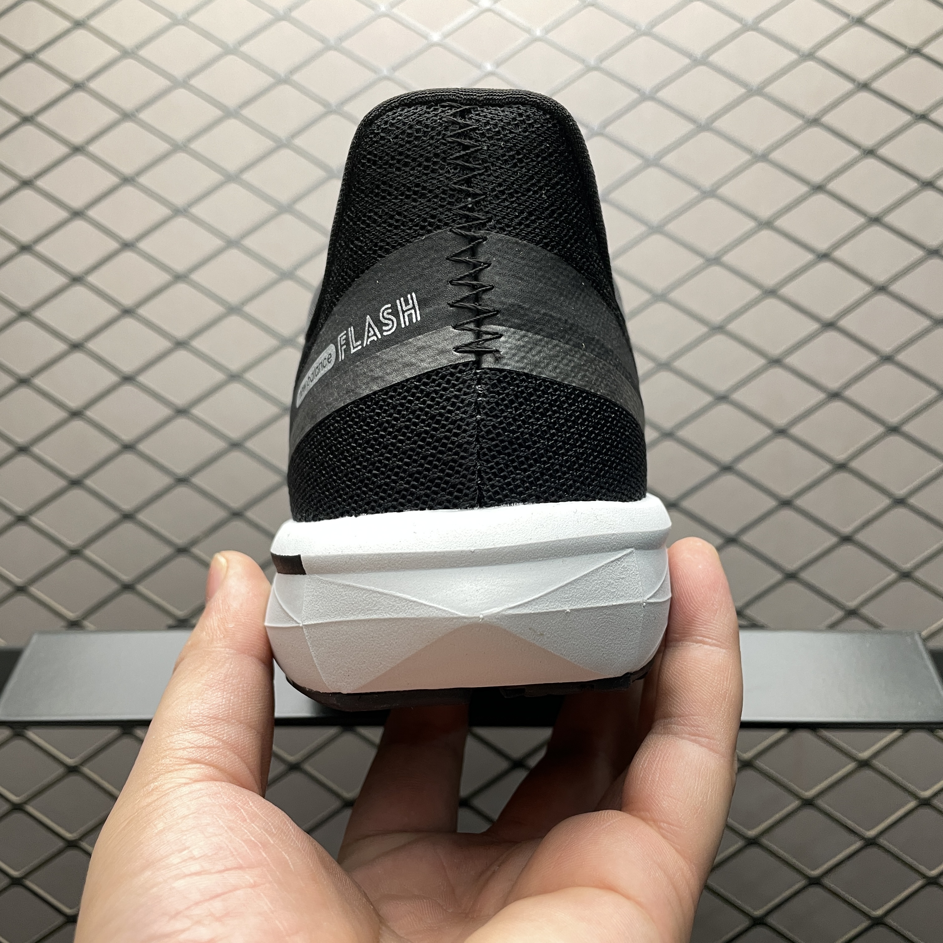 New Balance DynaSoft Flash V7 "Black" (MFLSHBK7)