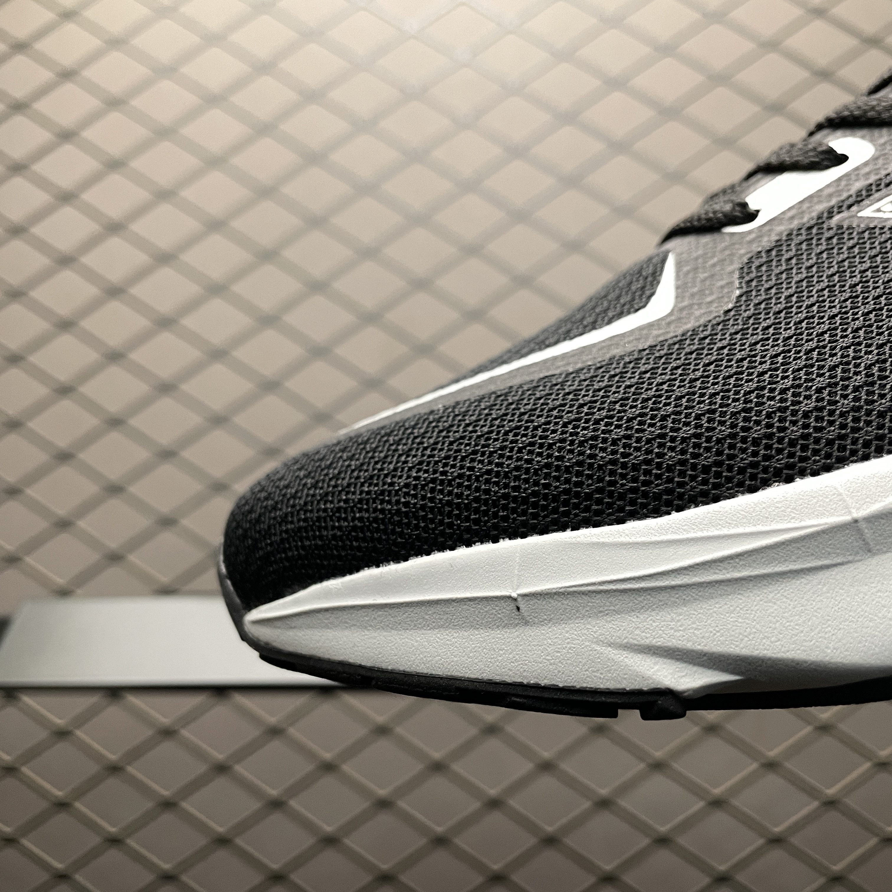 New Balance DynaSoft Flash V7 "Black" (MFLSHBK7)