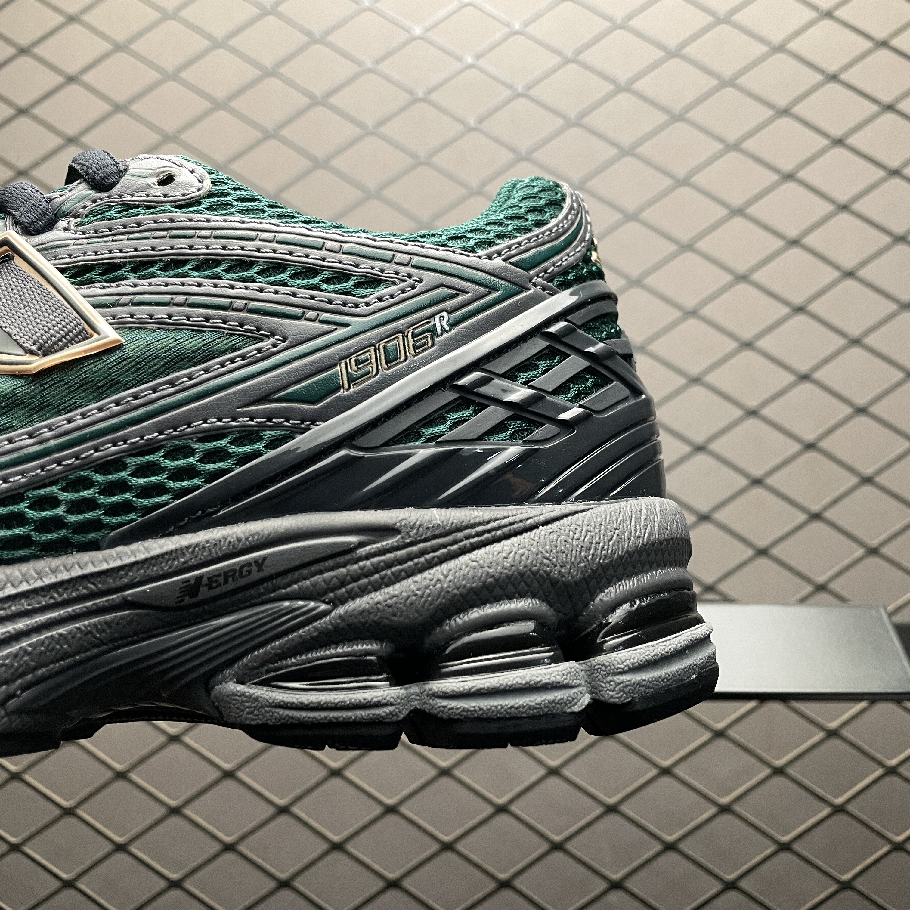 New Balance 1906R Zalando Trail Mix Green (M1906RZM）