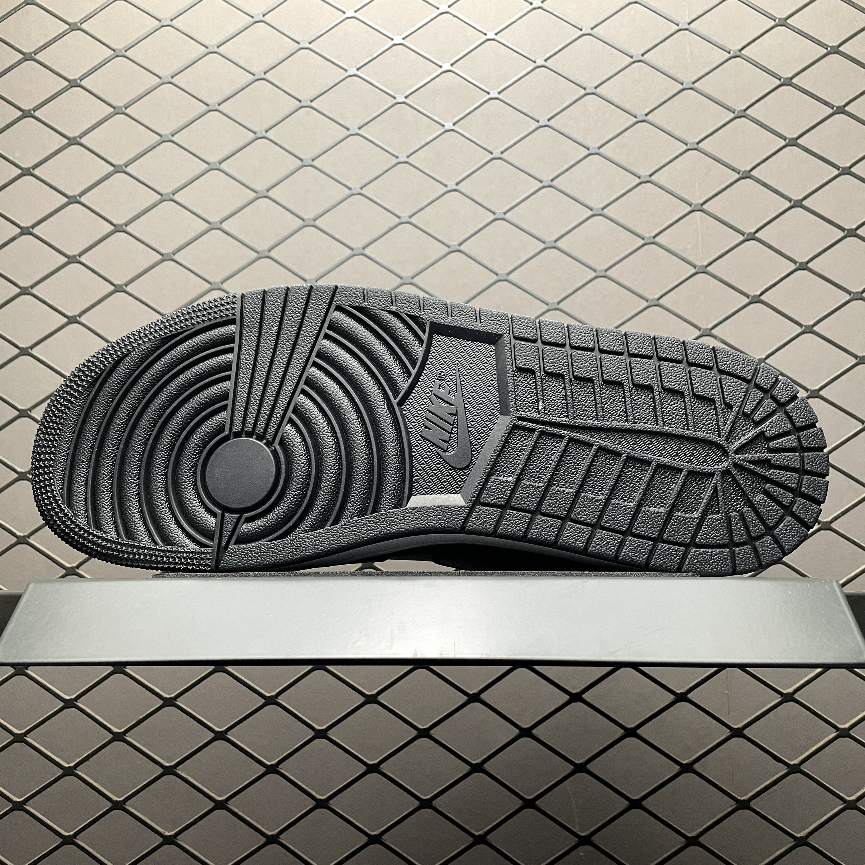 Nike Air Jordan 1 Low "Bred"（553558-067）