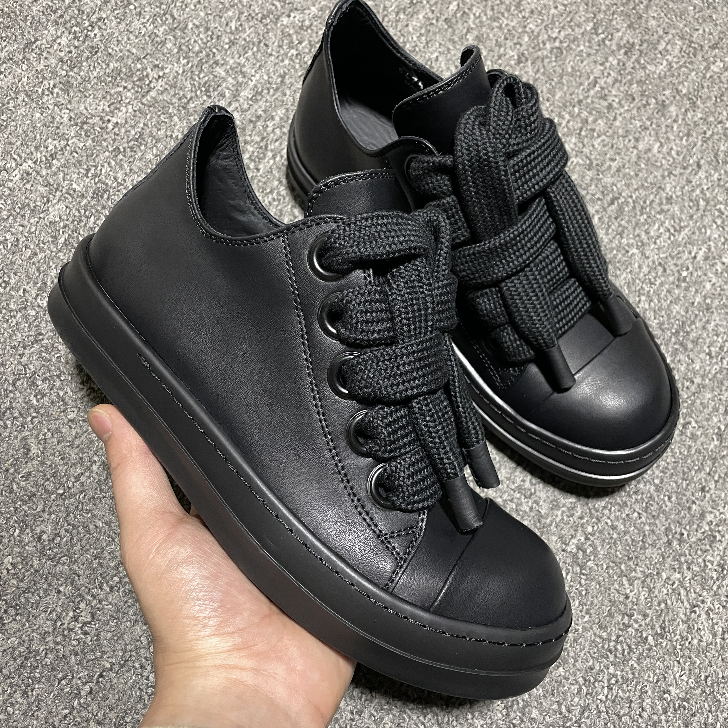 Rick Owens oversize-shoelace leather sneakers（RU01D3893LCOW2-9999）