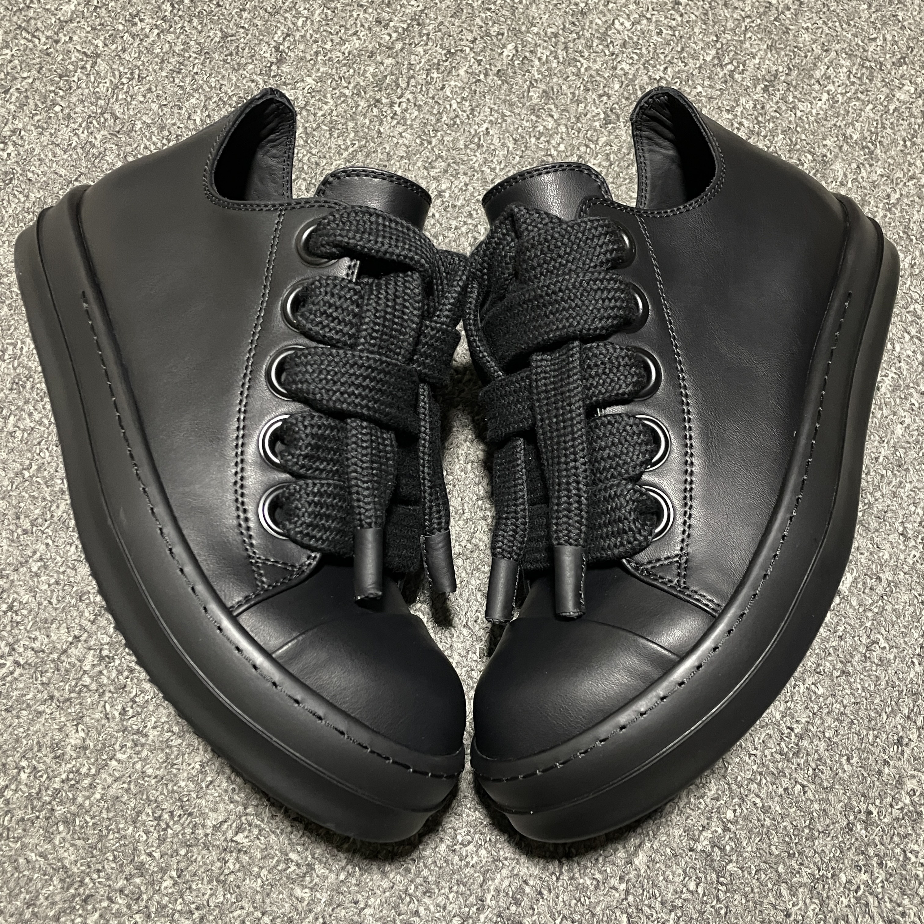 Rick Owens oversize-shoelace leather sneakers（RU01D3893LCOW2-9999）