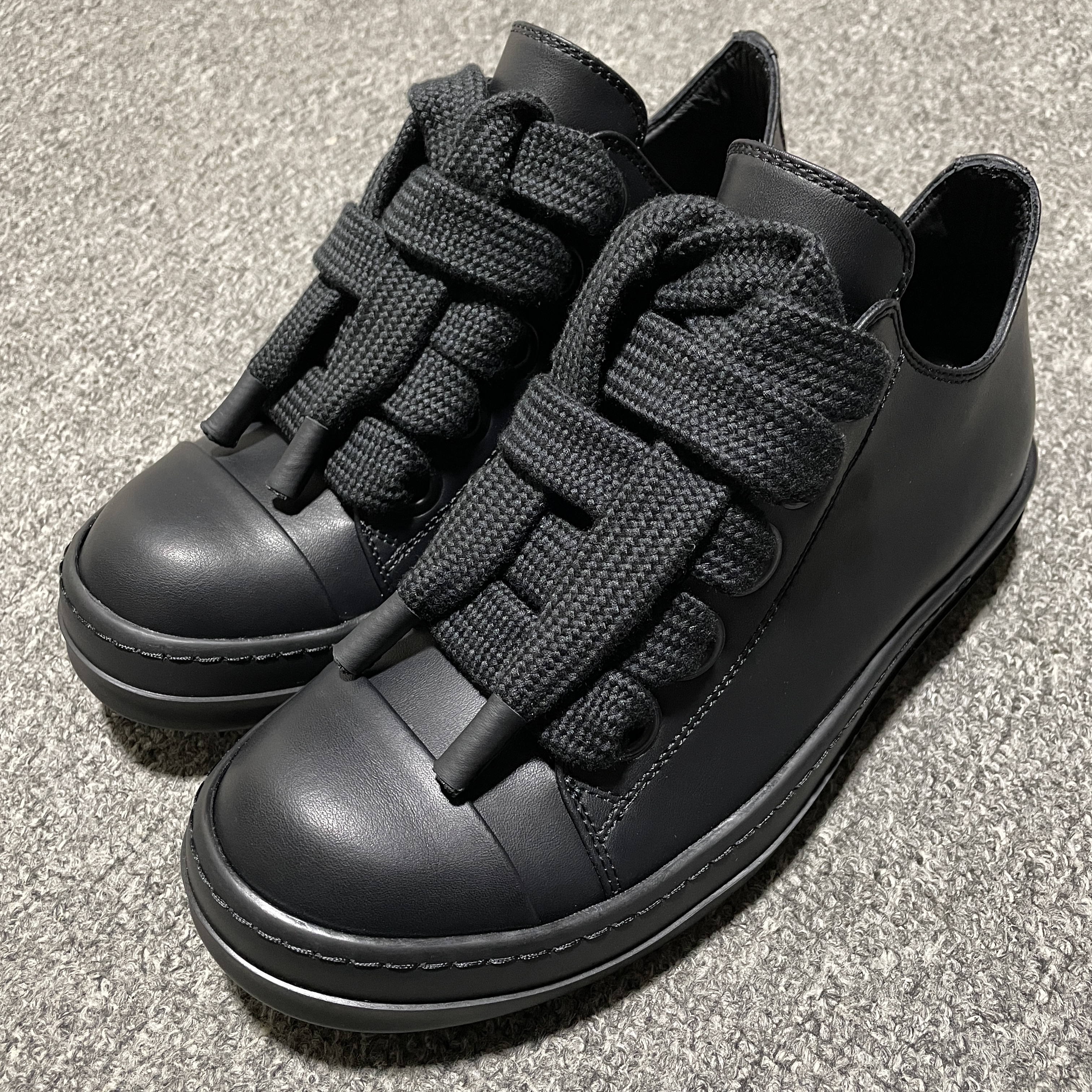 Rick Owens oversize-shoelace leather sneakers（RU01D3893LCOW2-9999）