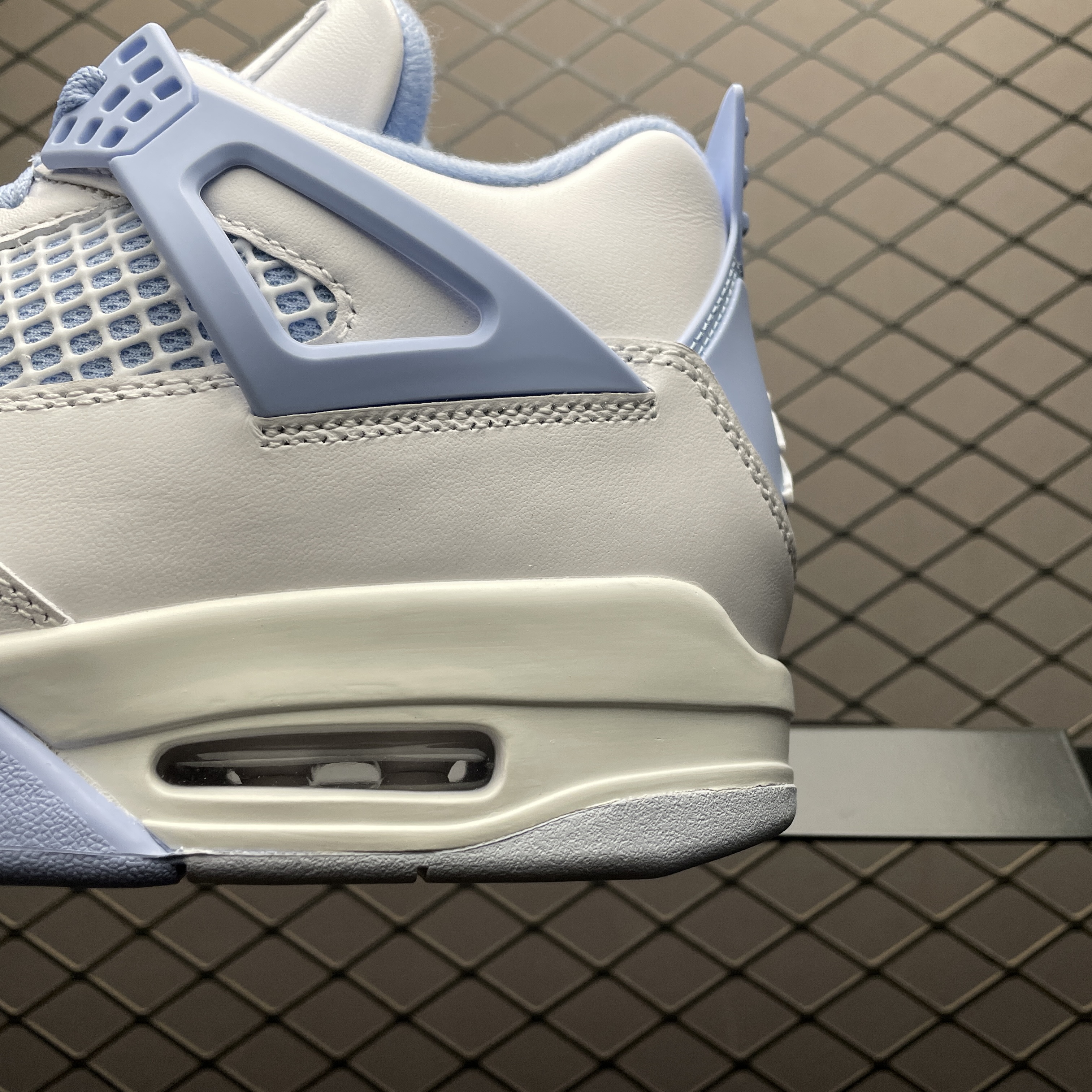 Nike Air Jordan 4 Retro "Aluminum"（HV0823-100）