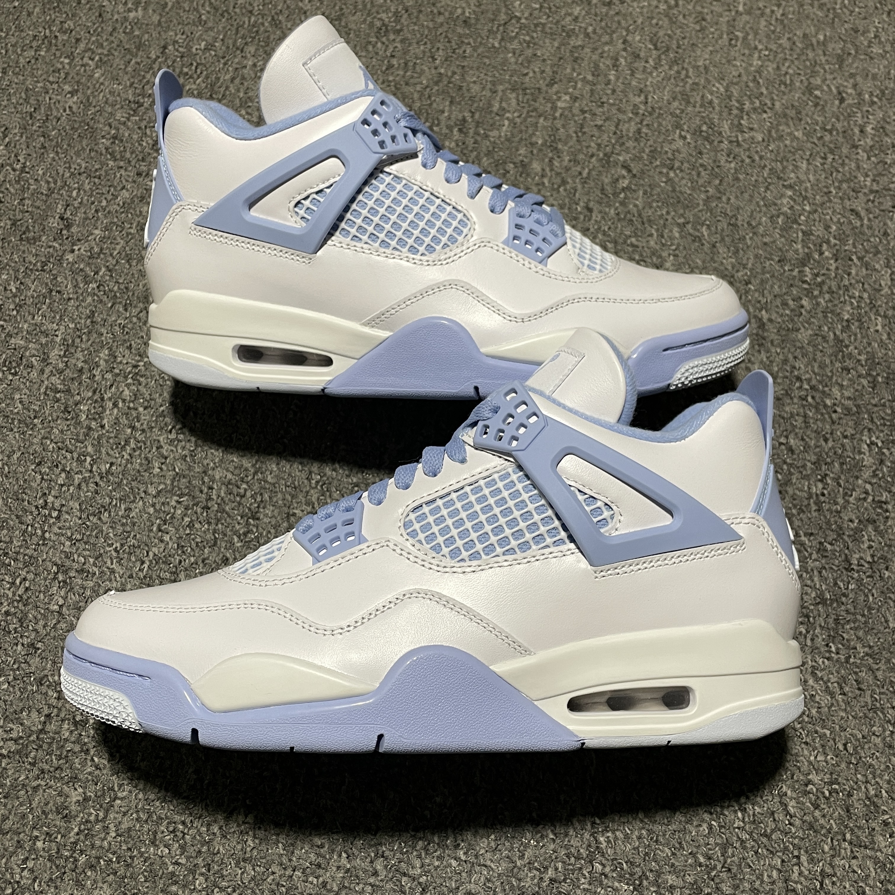 Nike Air Jordan 4 Retro "Aluminum"（HV0823-100）
