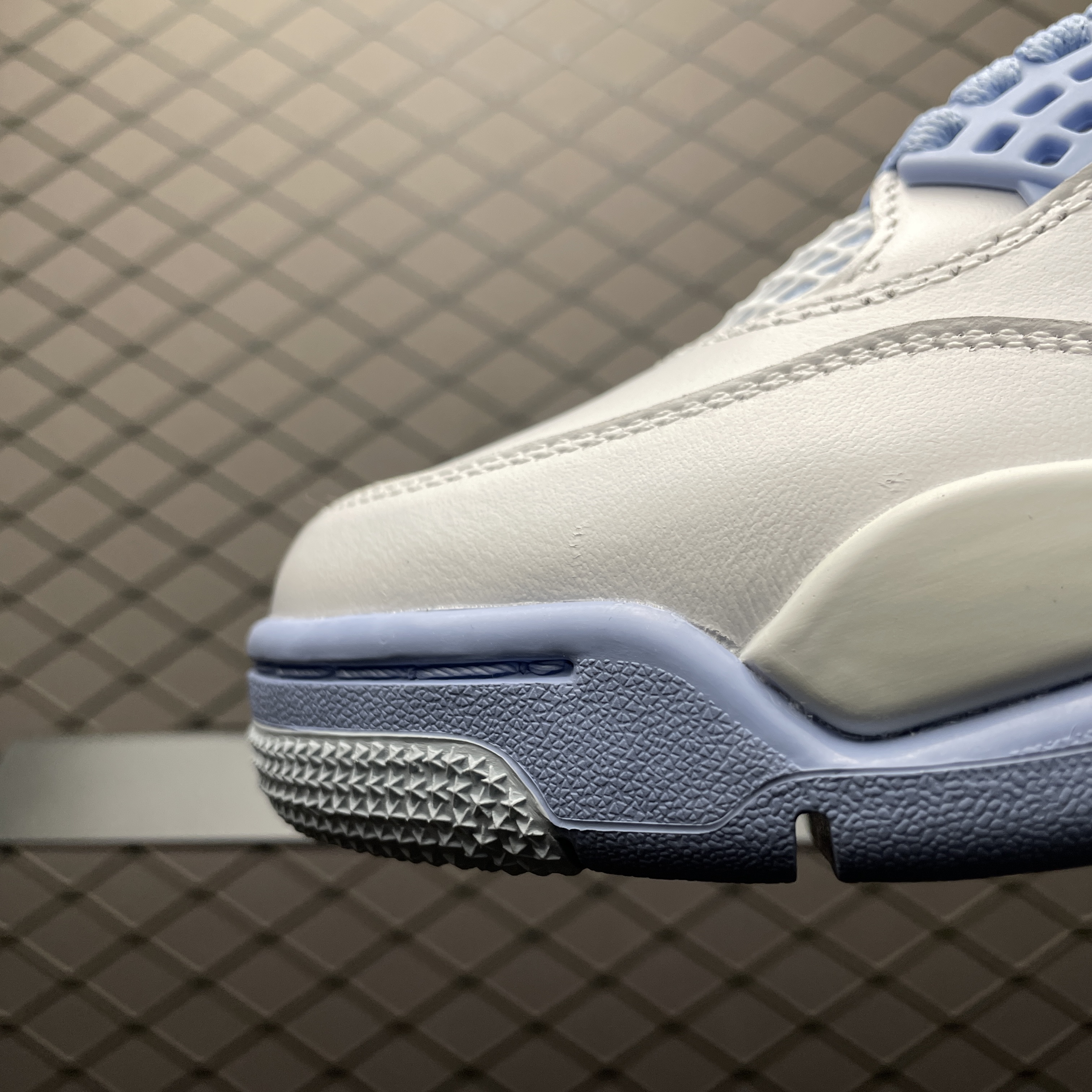 Nike Air Jordan 4 Retro "Aluminum"（HV0823-100）