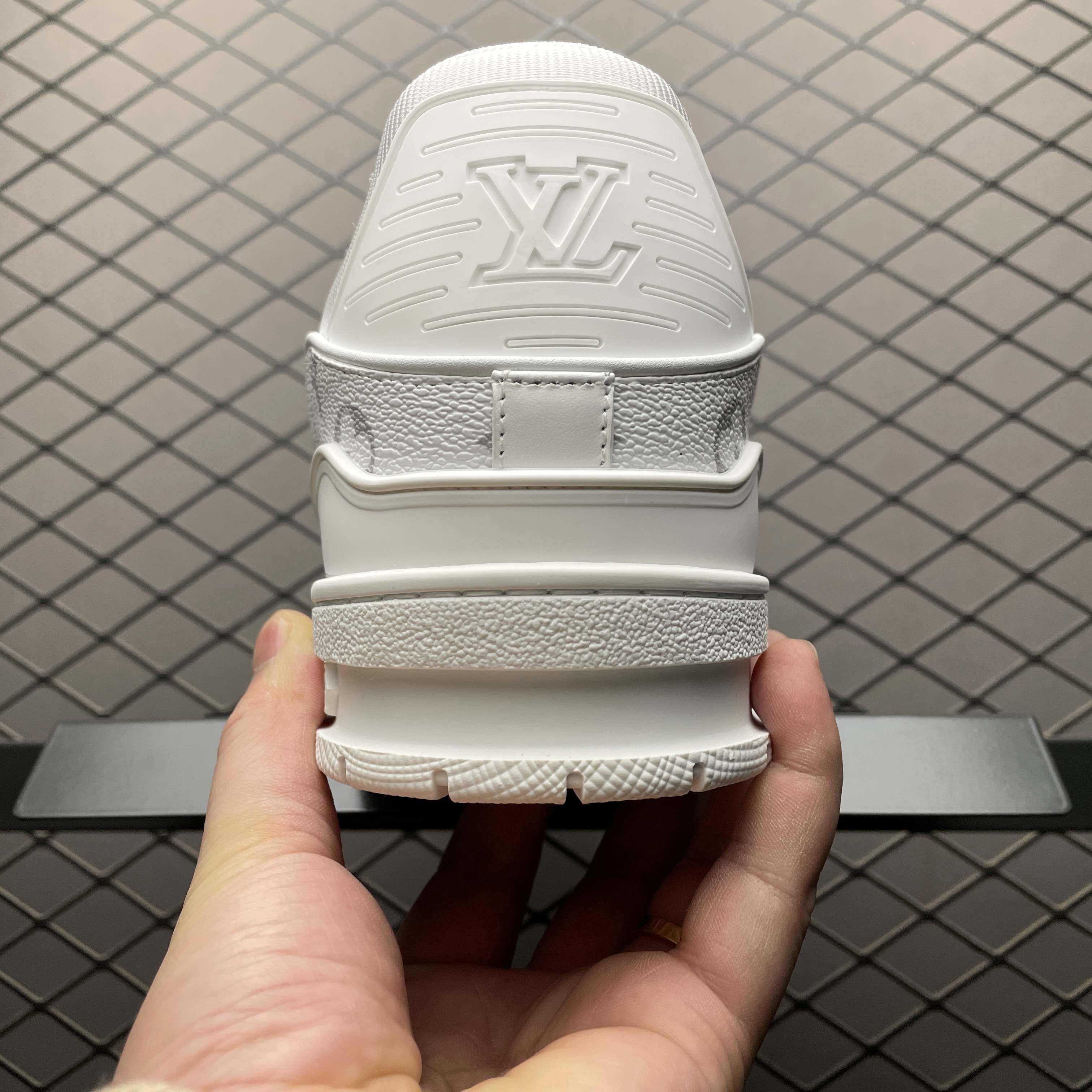 Louis Vuitton LV Trainer Sneaker  (1AHDMW)
