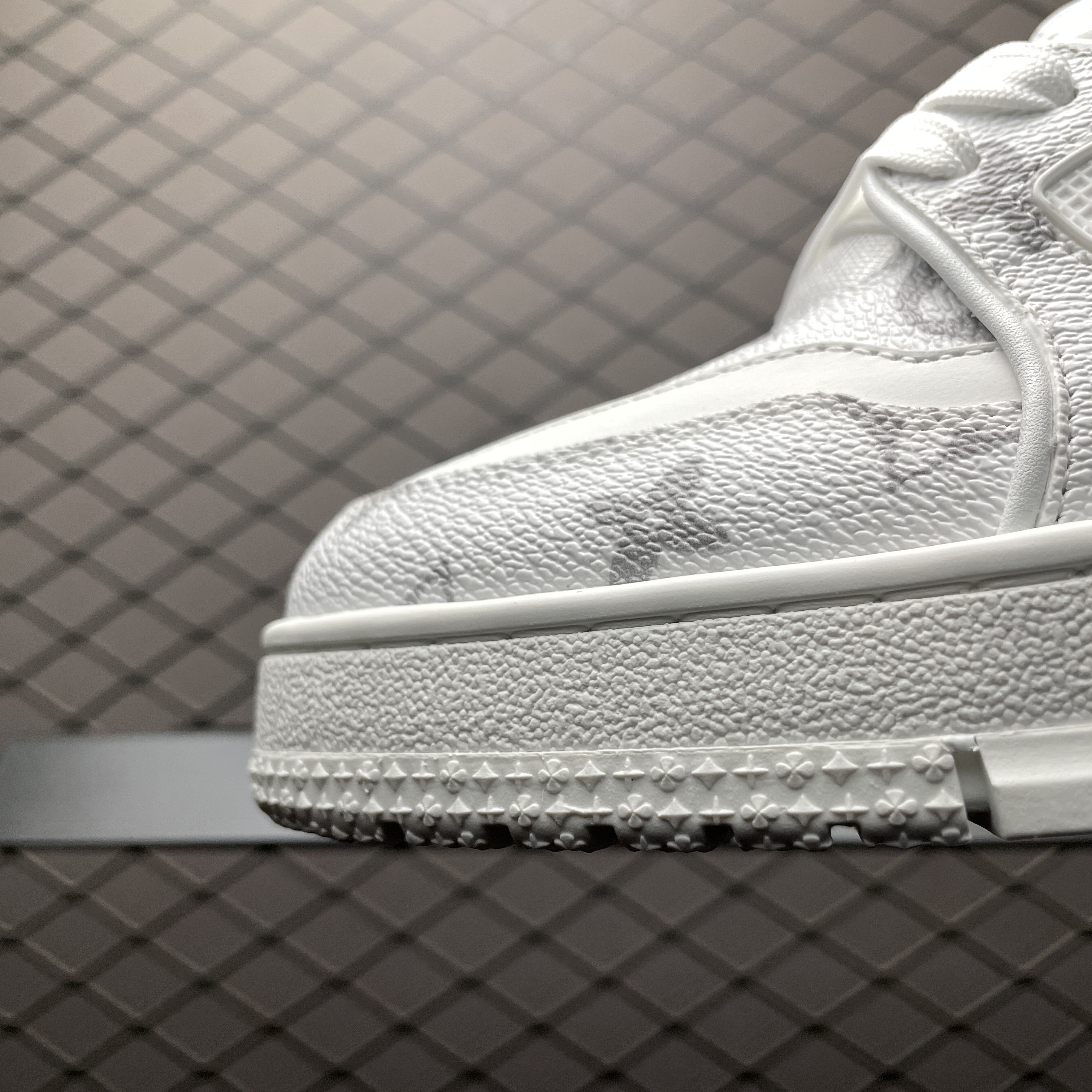 Louis Vuitton LV Trainer Sneaker  (1AHDMW)