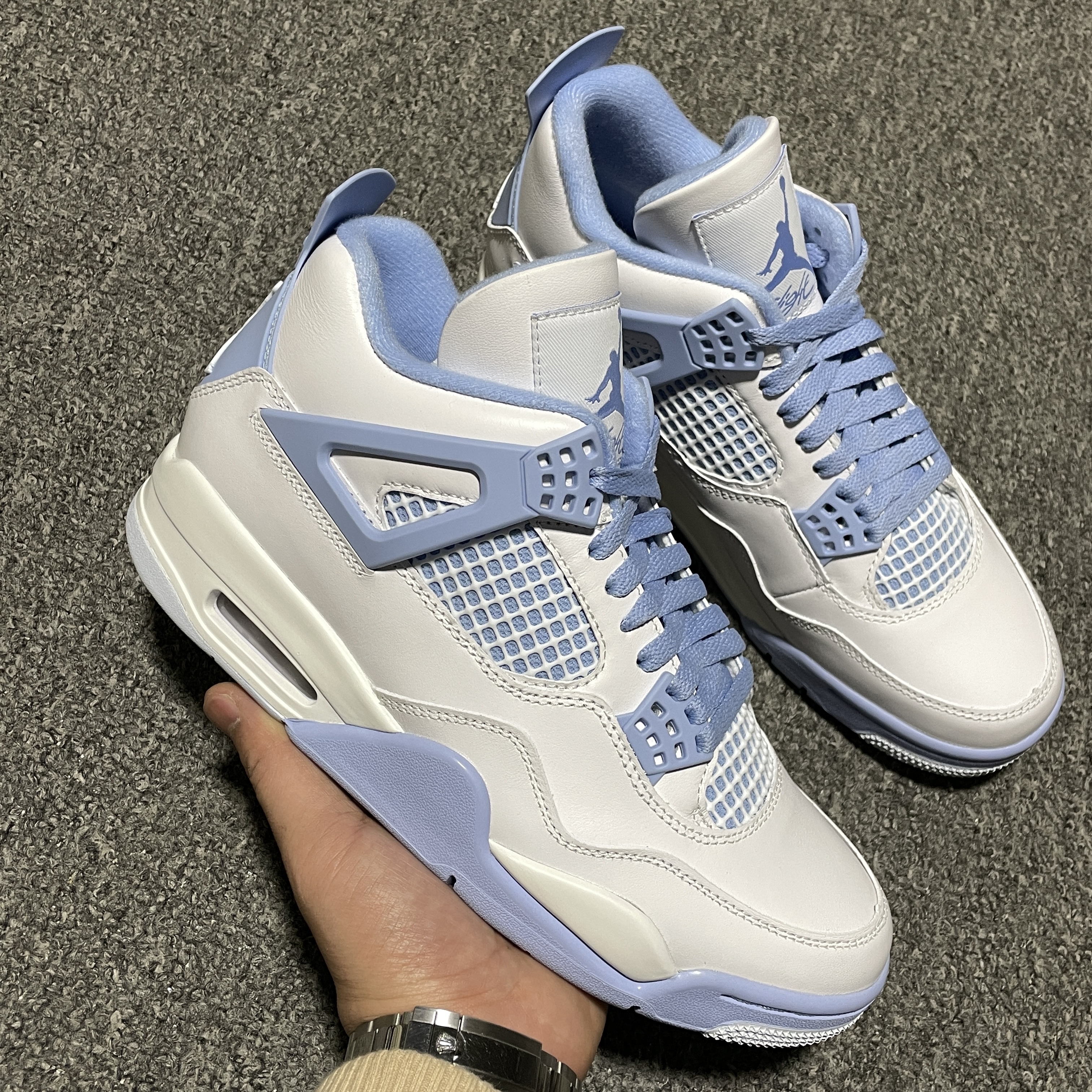 Nike Air Jordan 4 Retro "Aluminum"（HV0823-100）