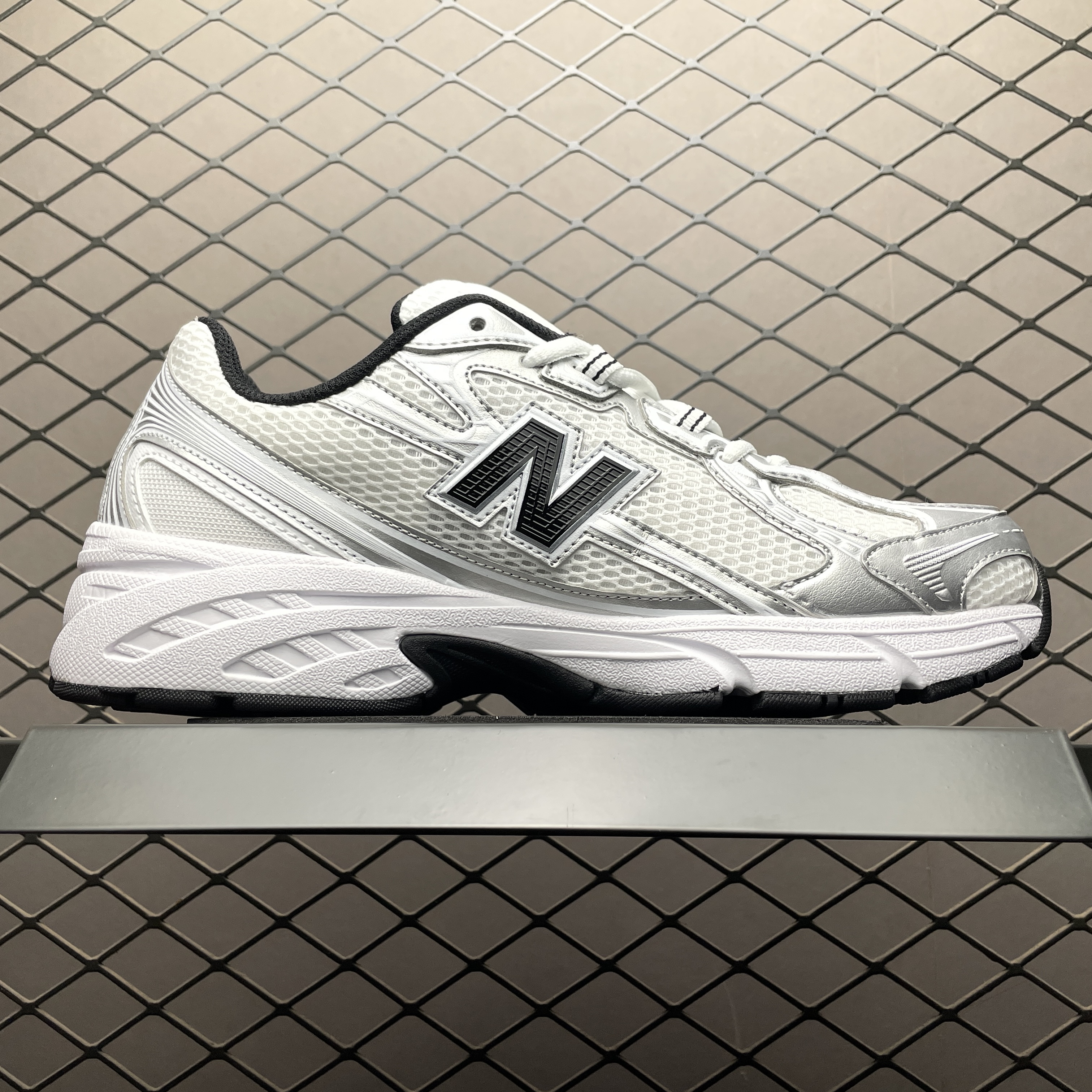 New Balance 740 White Silver Metallic Navy (U740NW2）