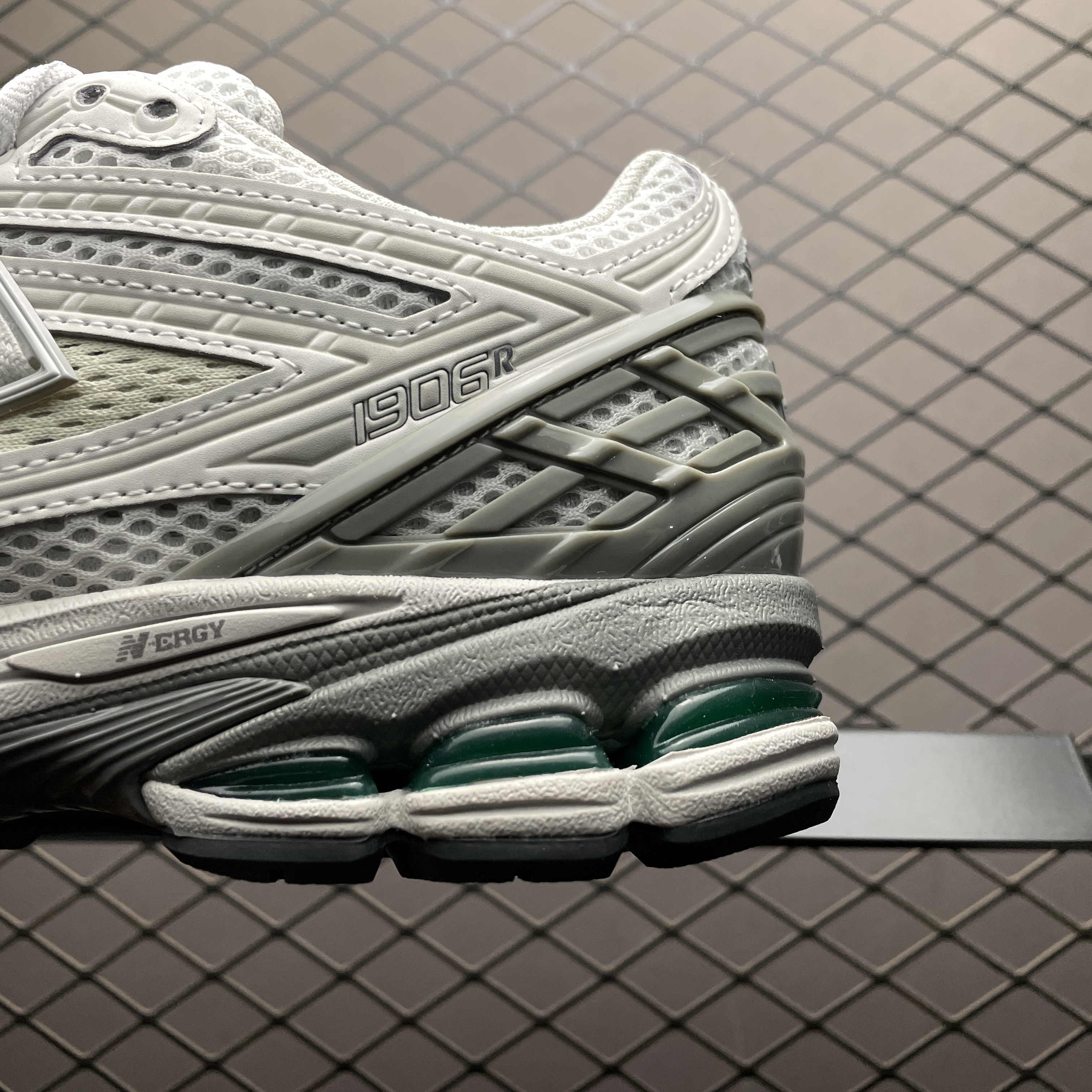 New Balance 1906R 'China Smu' ( M1906RGP）