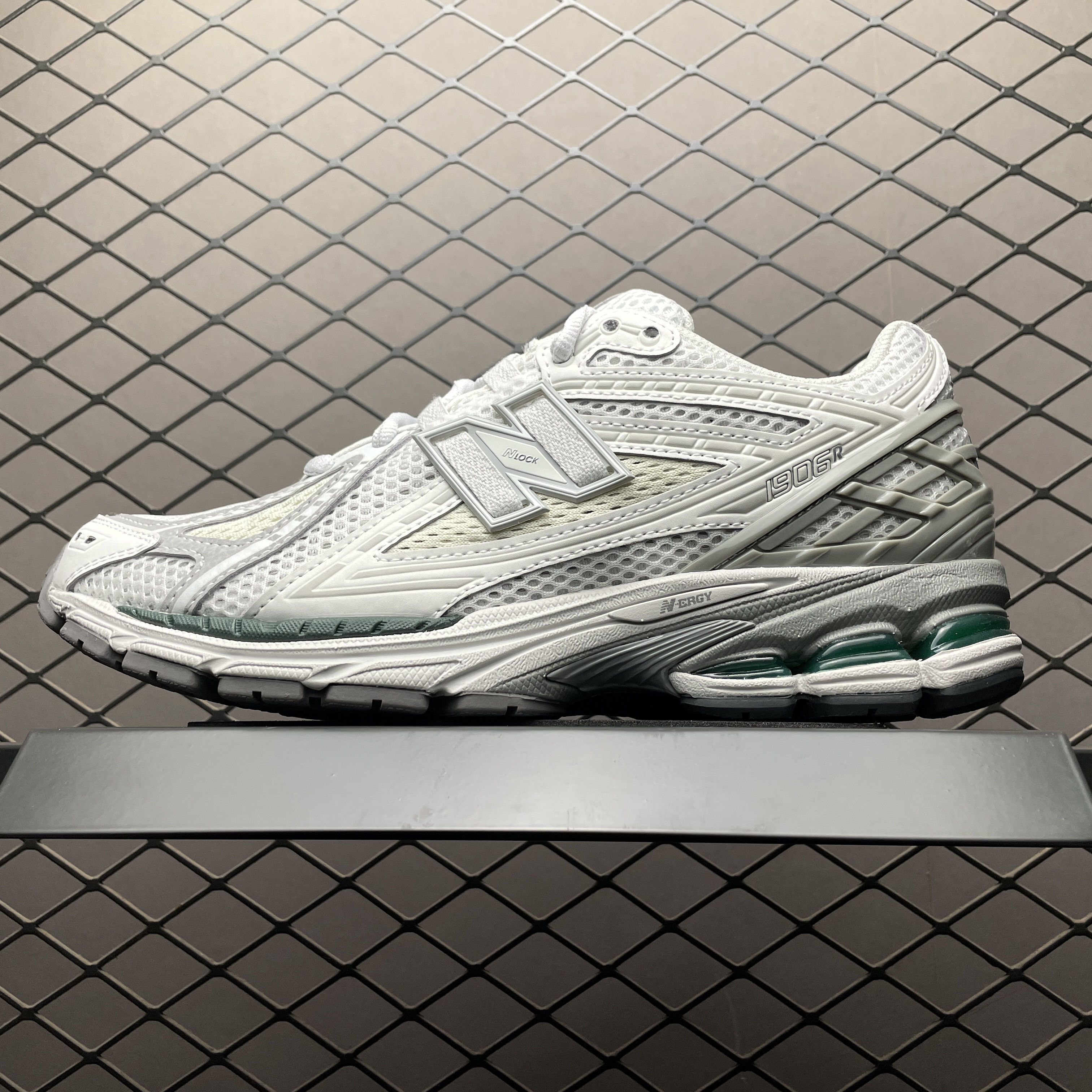 New Balance 1906R 'China Smu' ( M1906RGP）