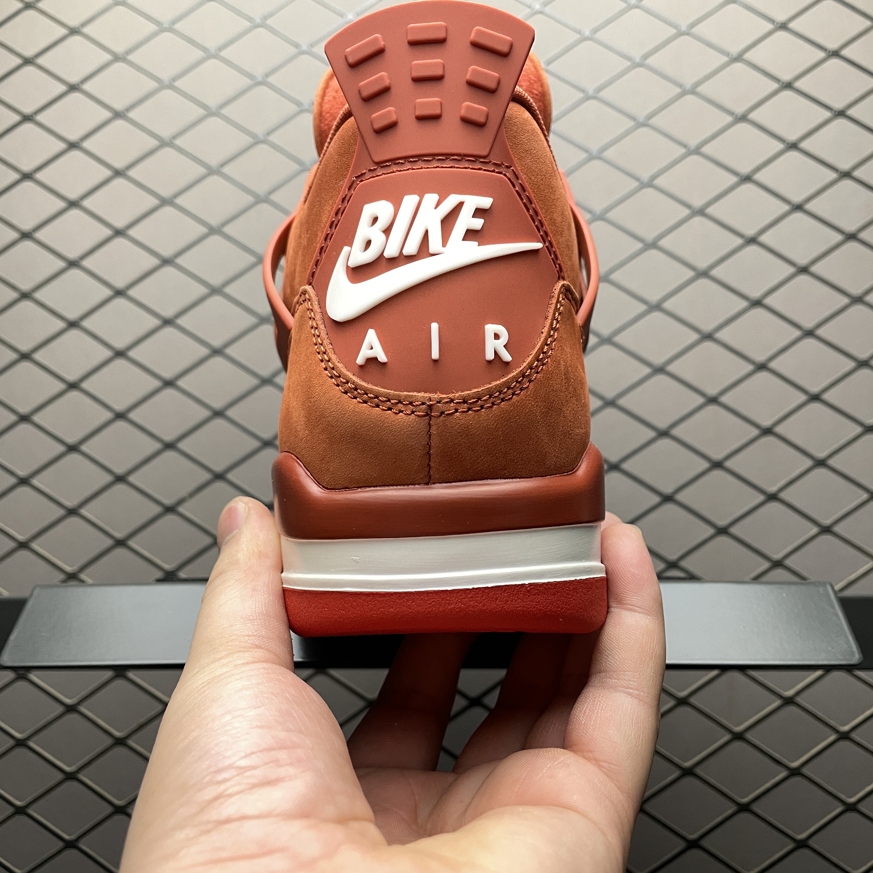 Nigel Sylvester × Nike Air Jordan 4 Retro OG "Brick By Brick"（HF4340-800）