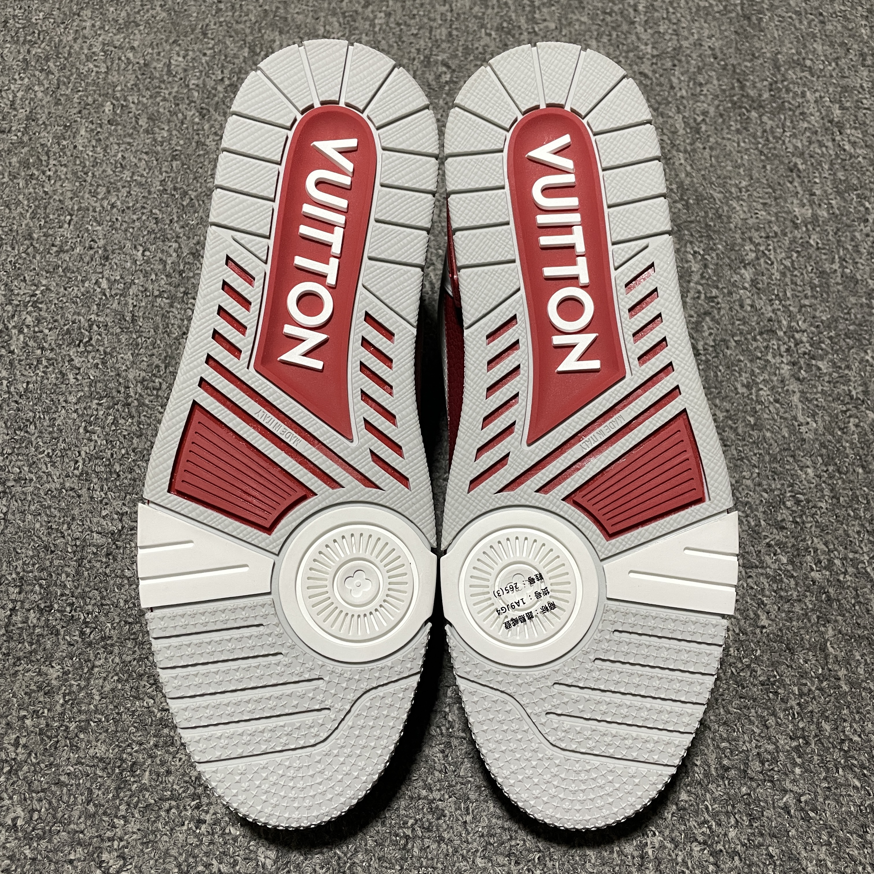 Louis Vuitton LV Trainer Sneaker（1AHTCD）