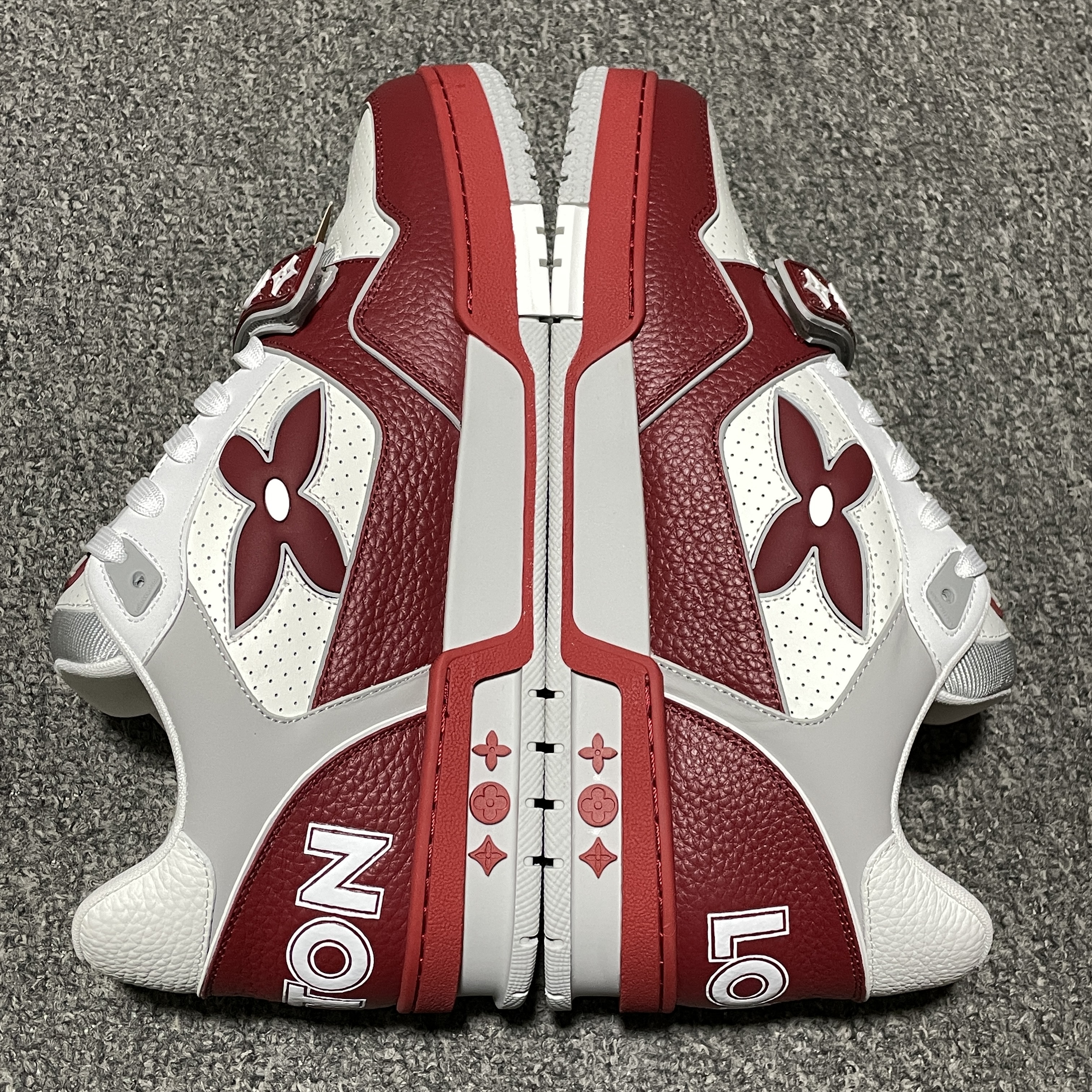 Louis Vuitton LV Trainer Sneaker（1AHTCD）