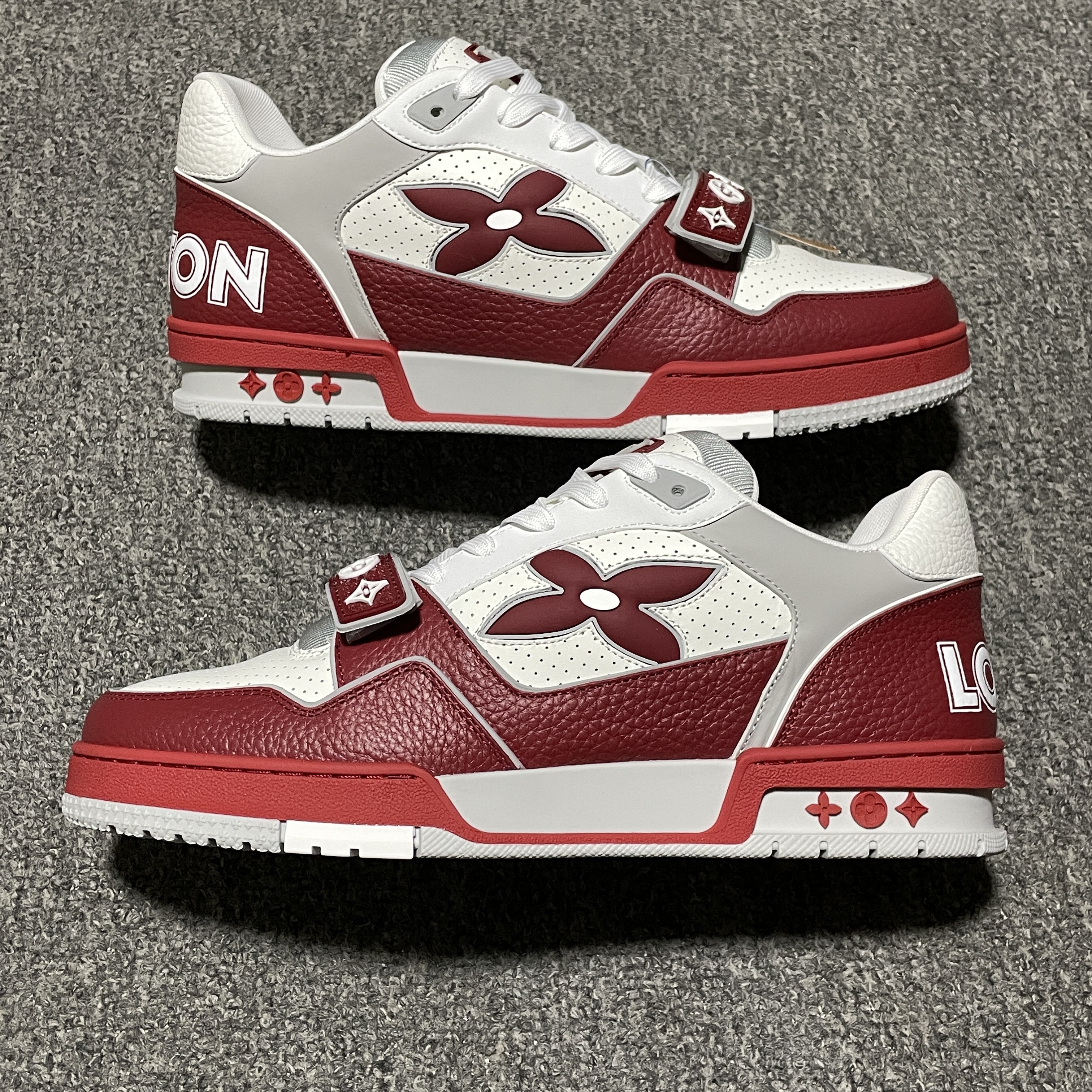 Louis Vuitton LV Trainer Sneaker（1AHTCD）