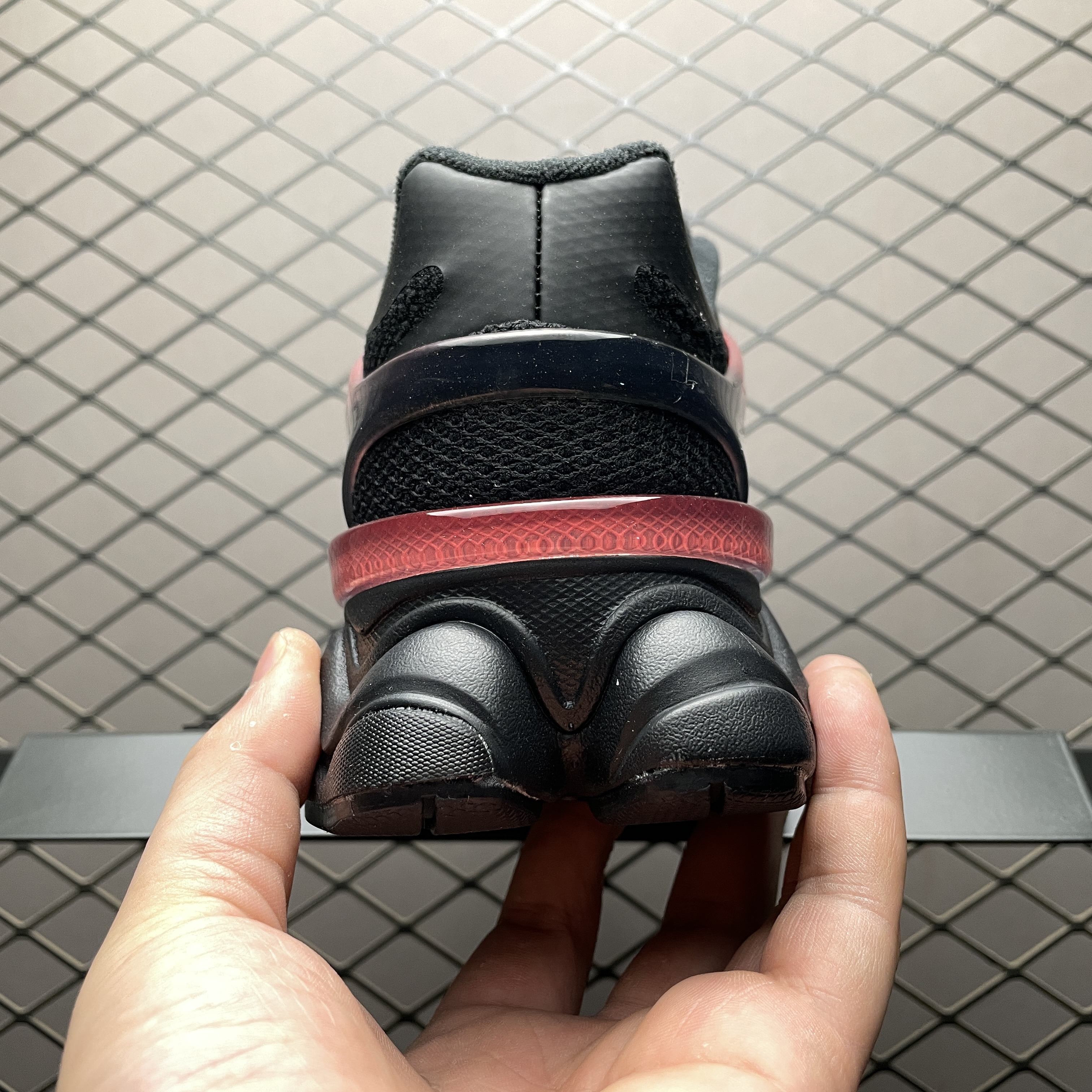 New Balance 9060 Black Red Gradient (U9060IDZ)