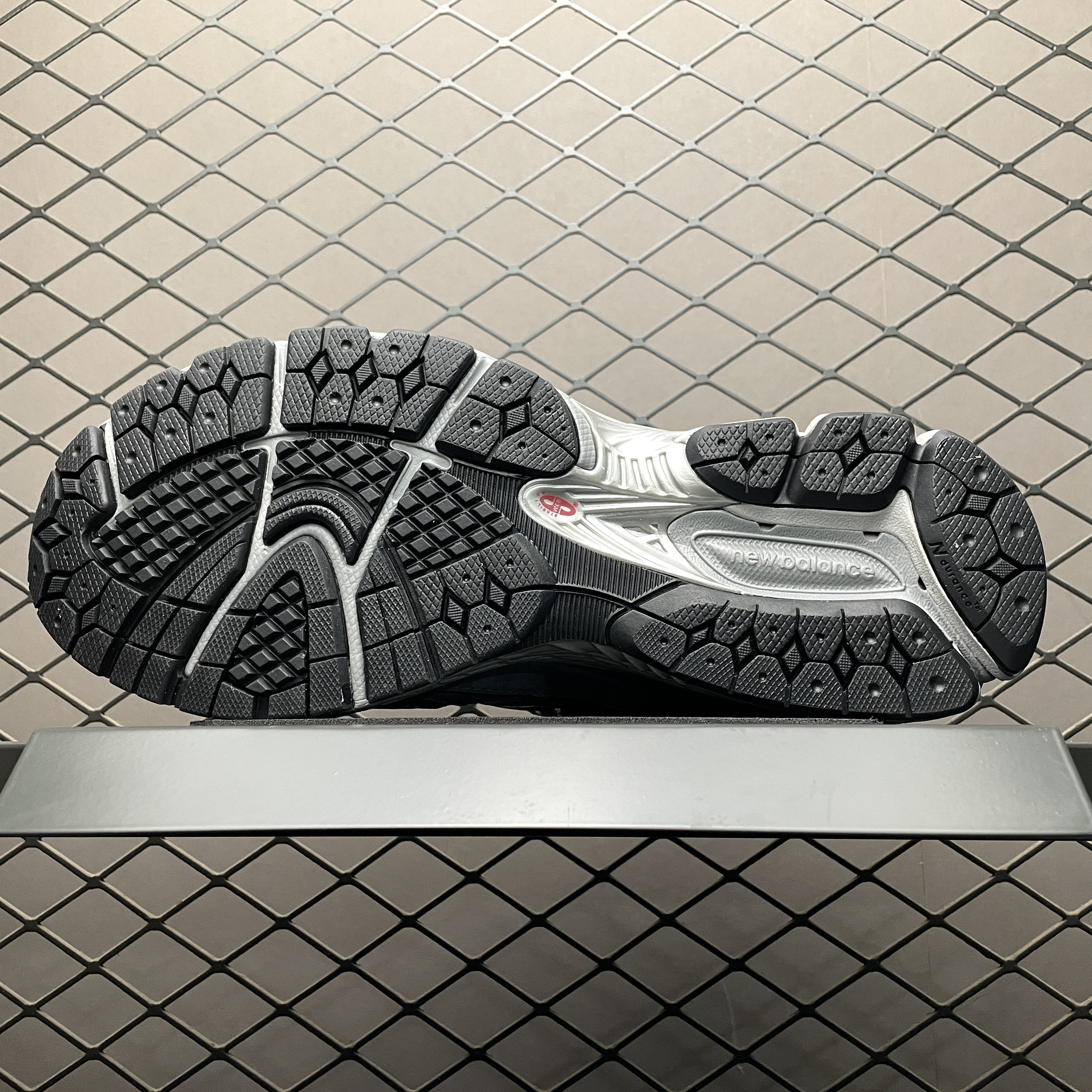 New Balance 2002R "Gray"(M2002RHG）