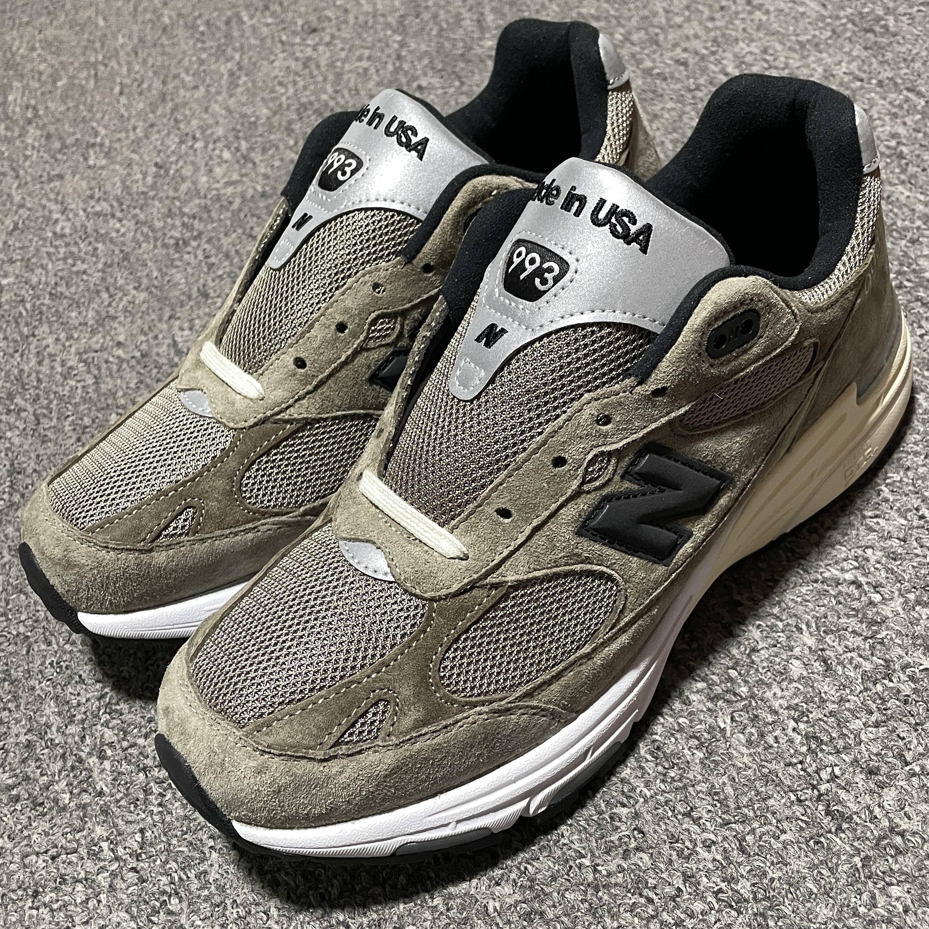 JJJJound × New Balance 993 "Mushroom/White" (U993JJ）